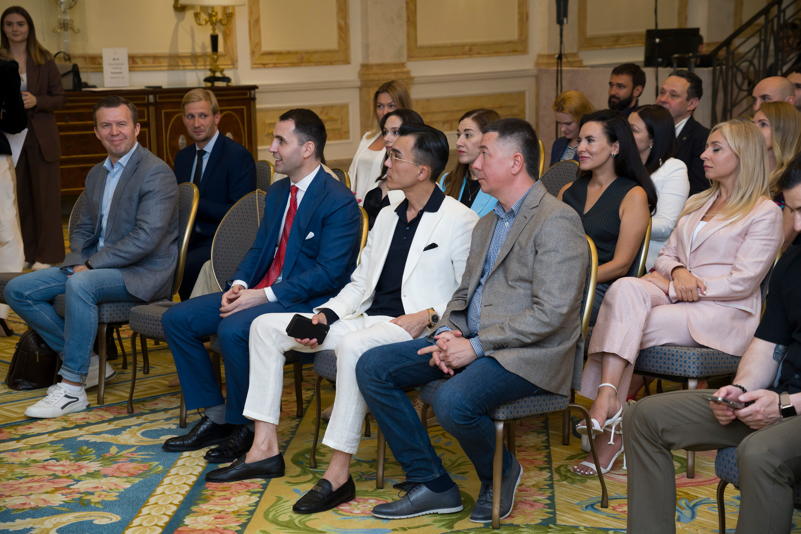 Репортажная съемка форума бизнес клуба АВАНТИ. Фотограф в Санкт-Петербурге. Репортажная и все съёмки для бизнеса