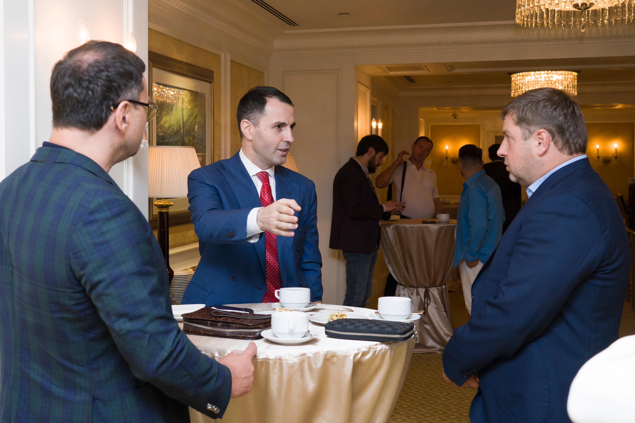 Репортажная съемка форума бизнес клуба АВАНТИ. Фотограф в Санкт-Петербурге. Репортажная и все съёмки для бизнеса