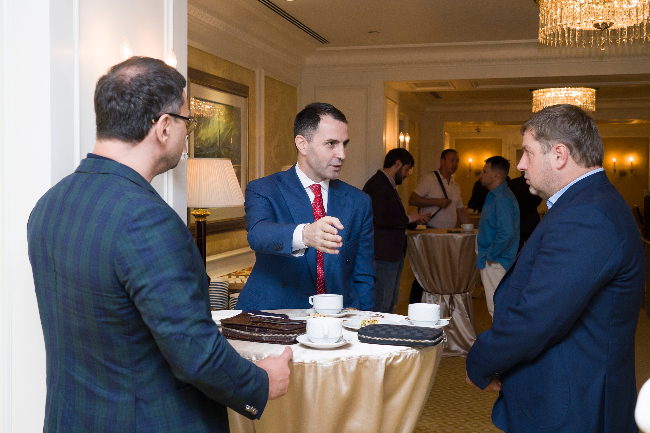 Репортажная съемка форума бизнес клуба АВАНТИ. Фотограф в Санкт-Петербурге. Репортажная и все съёмки для бизнеса