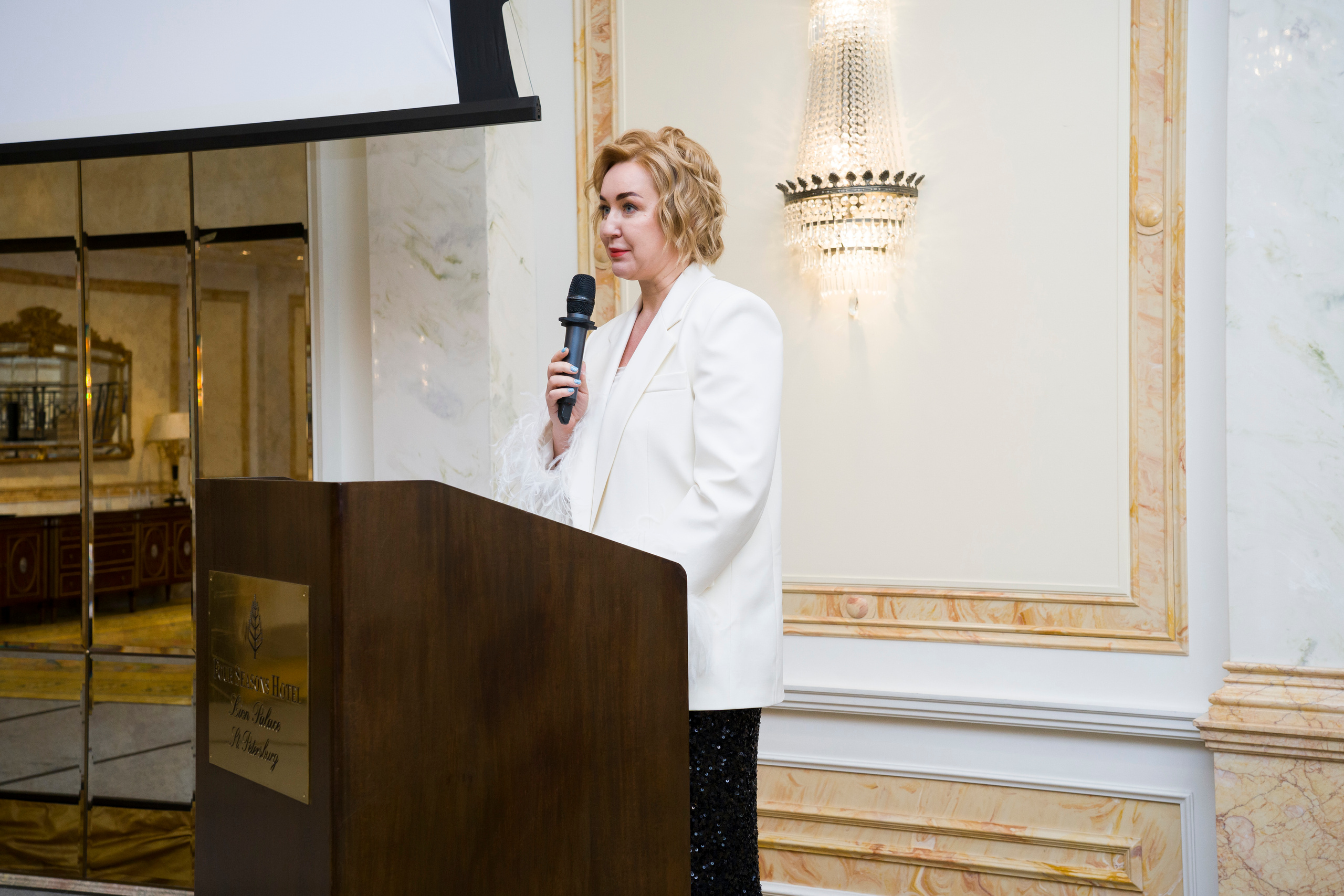 Репортажная съемка форума бизнес клуба АВАНТИ. Фотограф в Санкт-Петербурге. Репортажная и все съёмки для бизнеса