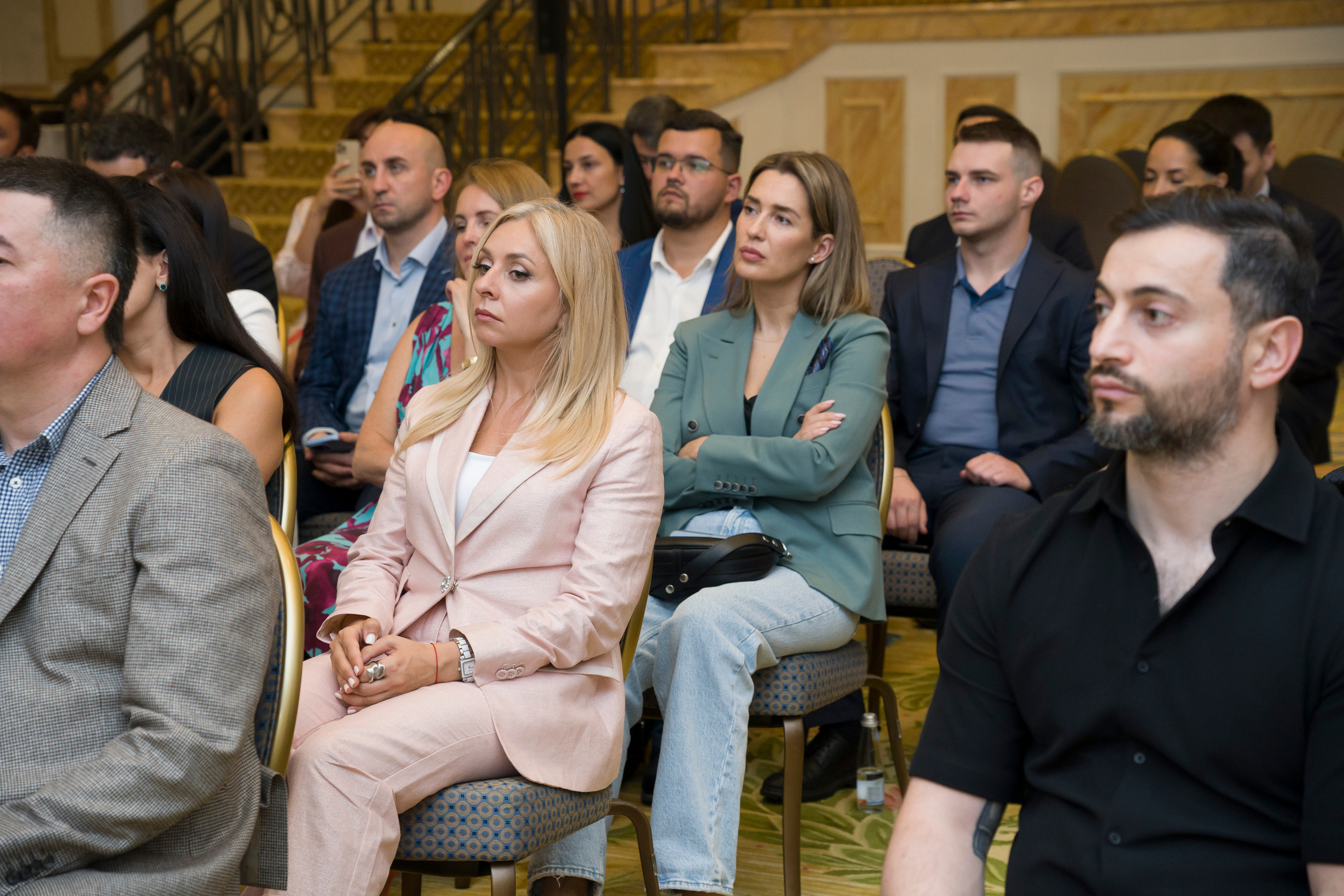 Репортажная съемка форума бизнес клуба АВАНТИ. Фотограф в Санкт-Петербурге. Репортажная и все съёмки для бизнеса