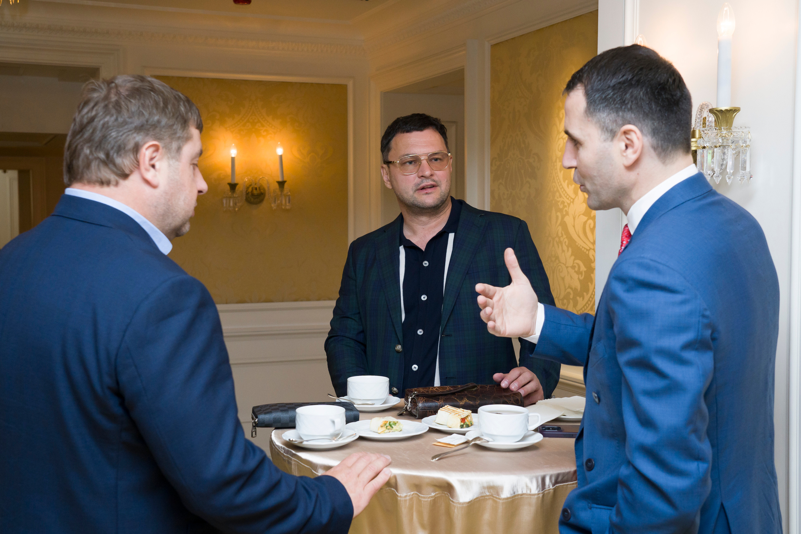 Репортажная съемка форума бизнес клуба АВАНТИ. Фотограф в Санкт-Петербурге. Репортажная и все съёмки для бизнеса