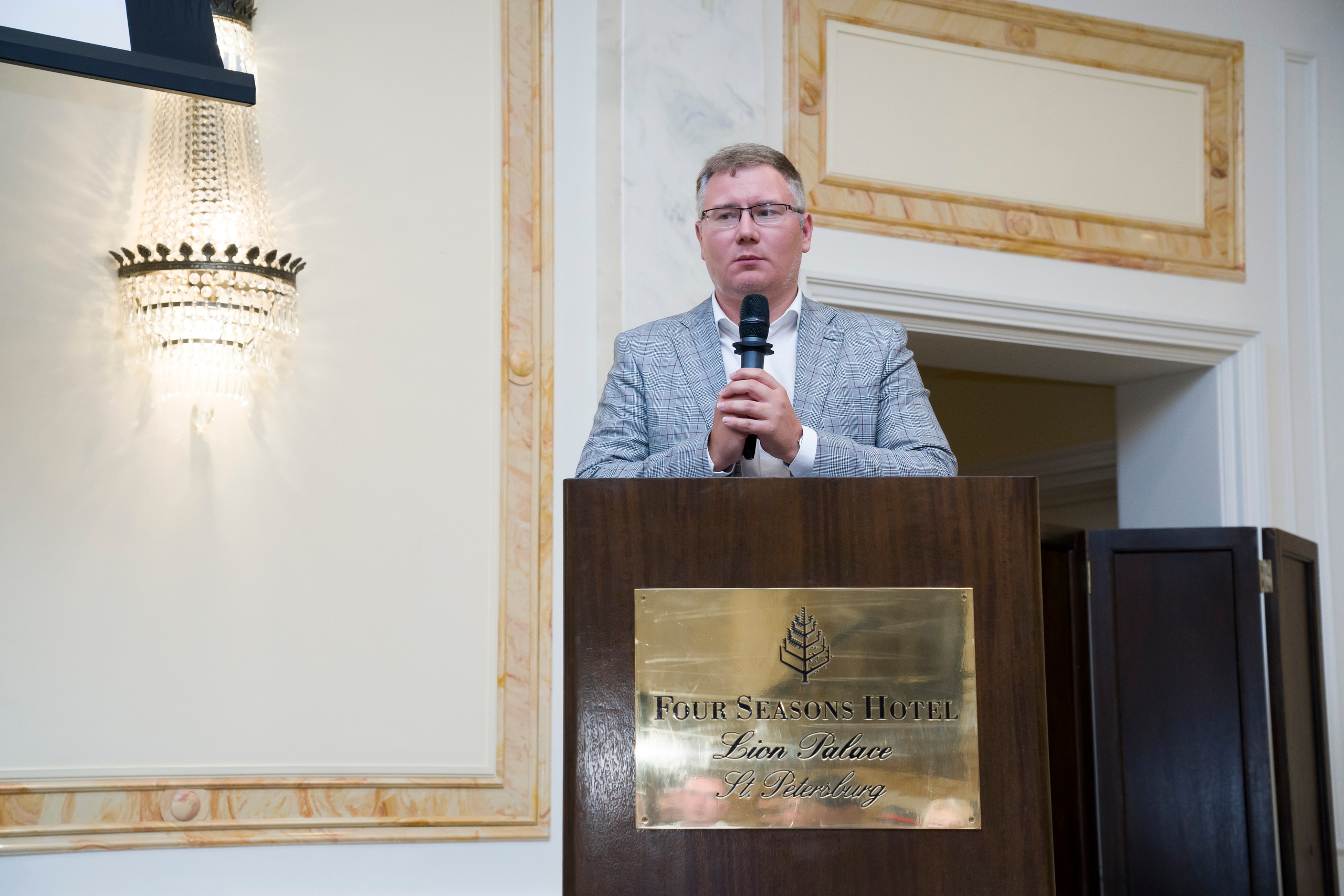 Репортажная съемка форума бизнес клуба АВАНТИ. Фотограф в Санкт-Петербурге. Репортажная и все съёмки для бизнеса