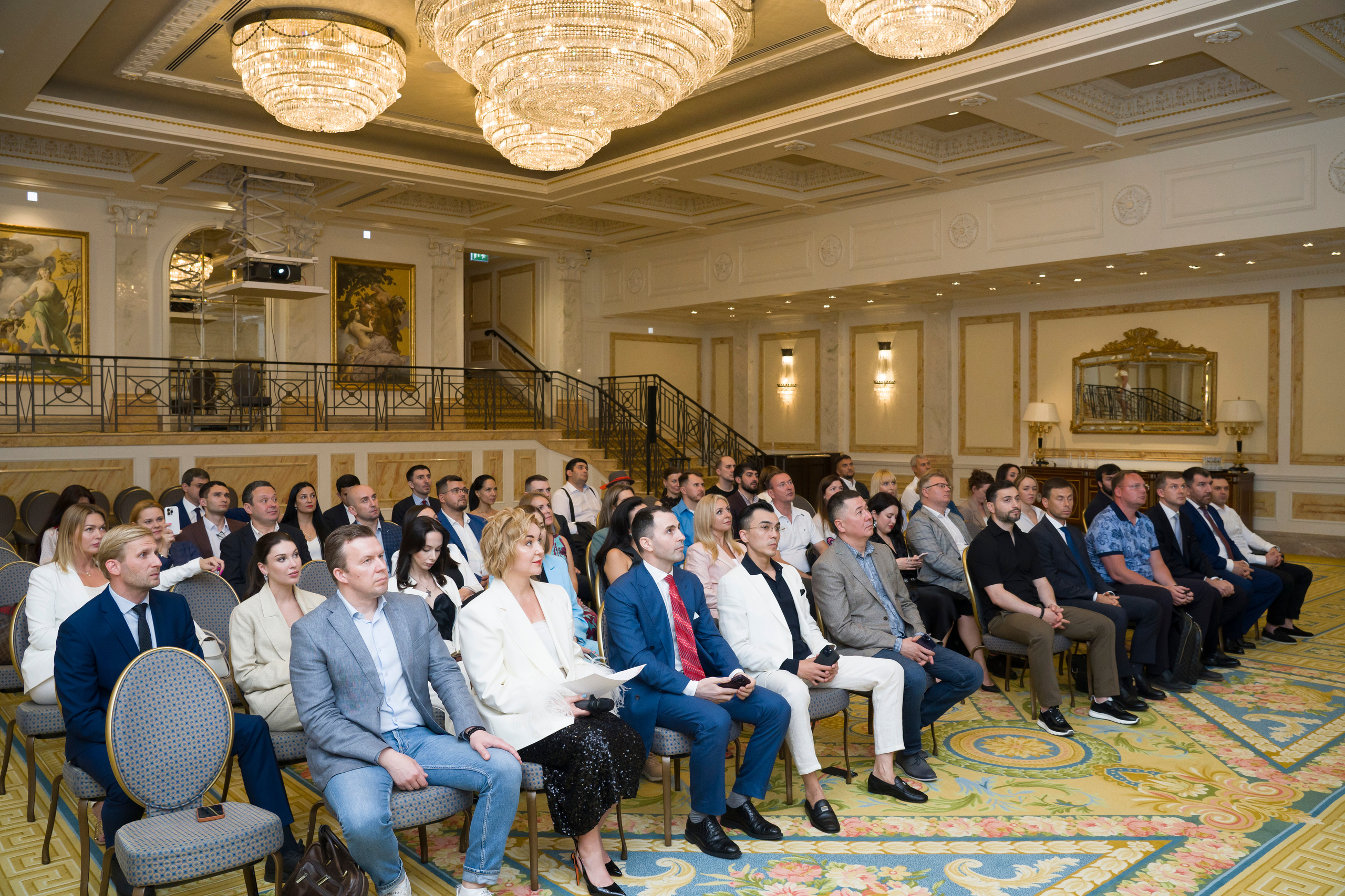 Репортажная съемка форума бизнес клуба АВАНТИ. Фотограф в Санкт-Петербурге. Репортажная и все съёмки для бизнеса