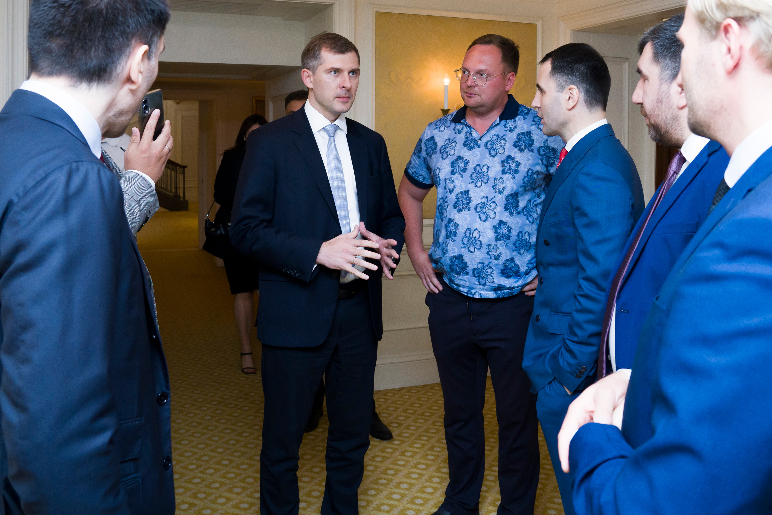 Репортажная съемка форума бизнес клуба АВАНТИ. Фотограф в Санкт-Петербурге. Репортажная и все съёмки для бизнеса