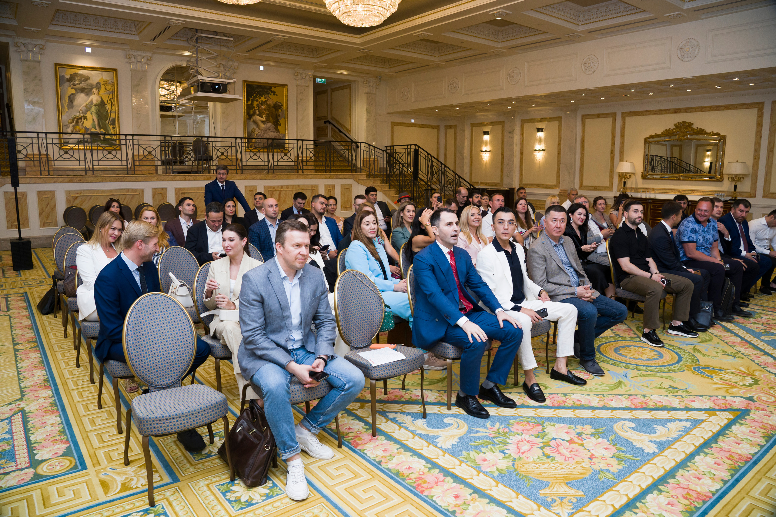 Репортажная съемка форума бизнес клуба АВАНТИ. Фотограф в Санкт-Петербурге. Репортажная и все съёмки для бизнеса