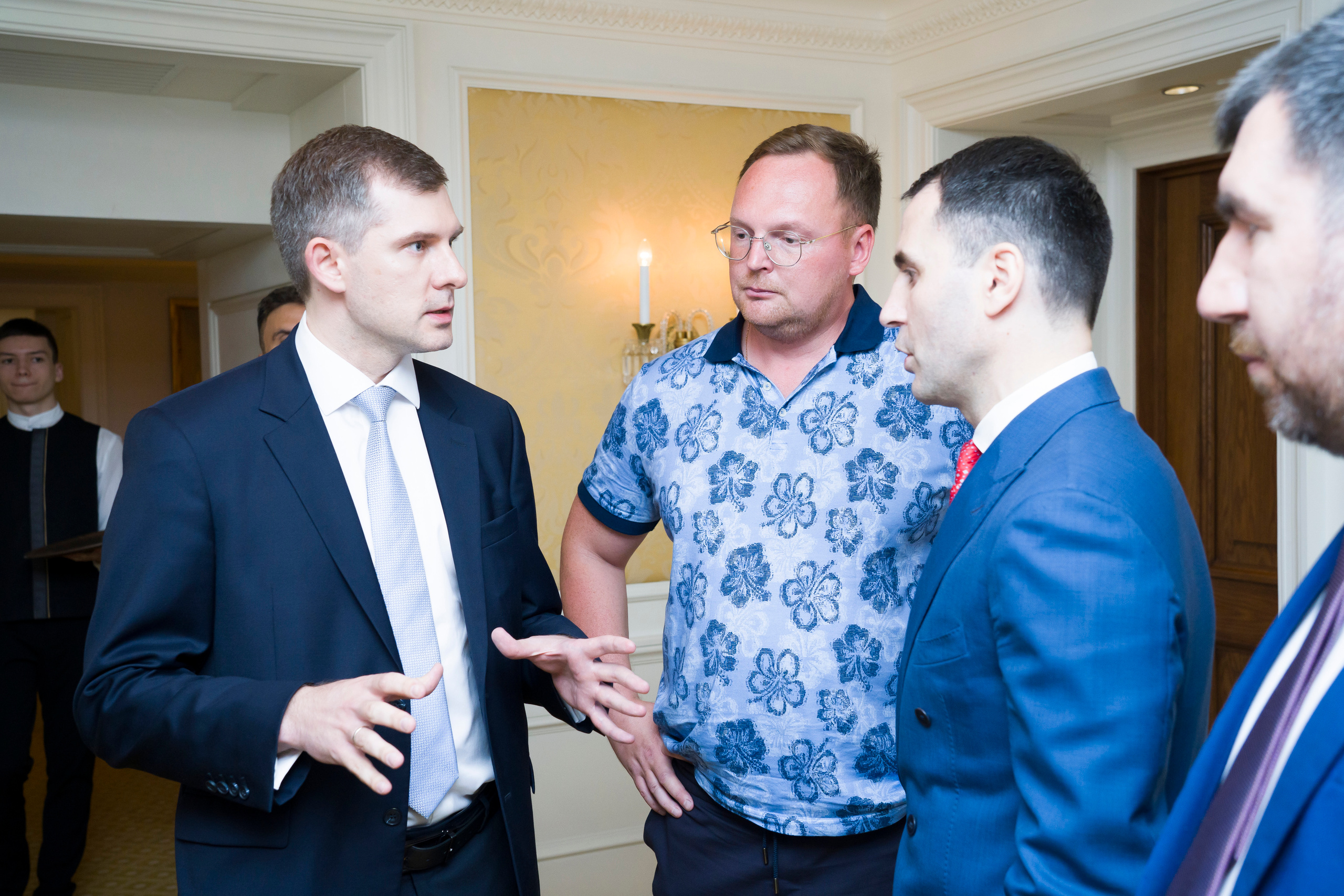 Репортажная съемка форума бизнес клуба АВАНТИ. Фотограф в Санкт-Петербурге. Репортажная и все съёмки для бизнеса