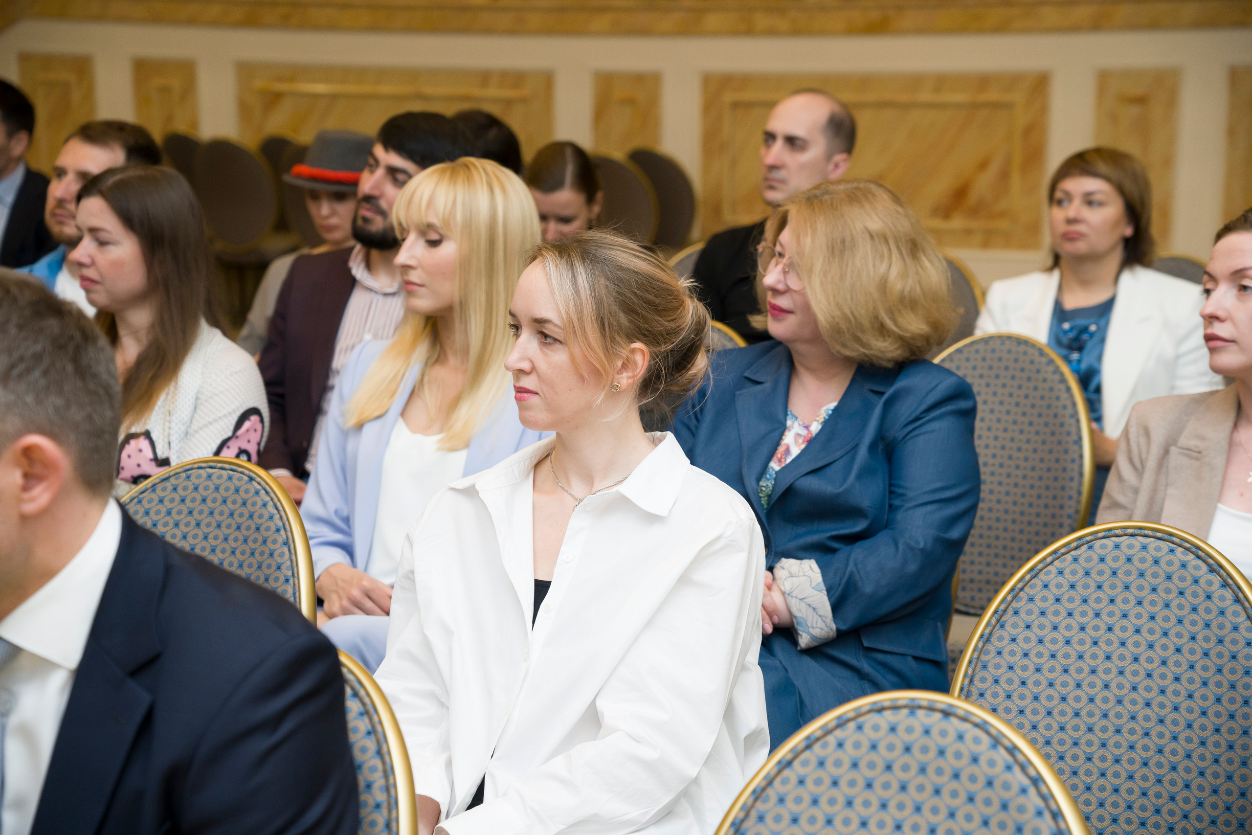 Репортажная съемка форума бизнес клуба АВАНТИ. Фотограф в Санкт-Петербурге. Репортажная и все съёмки для бизнеса