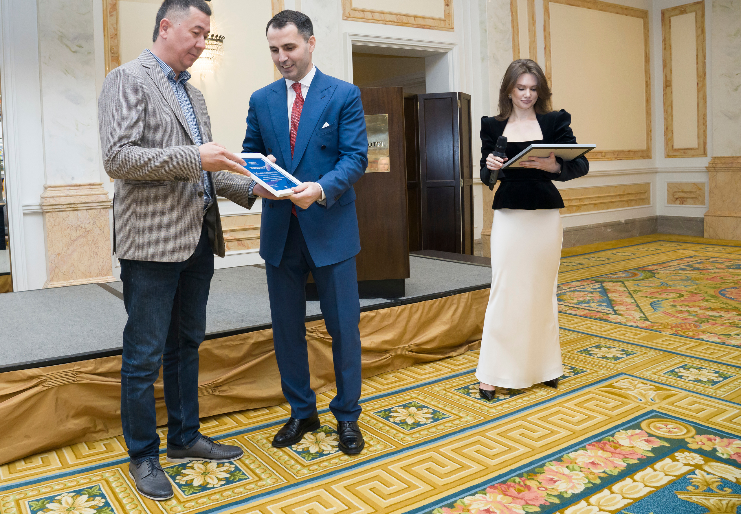 Репортажная съемка форума бизнес клуба АВАНТИ. Фотограф в Санкт-Петербурге. Репортажная и все съёмки для бизнеса