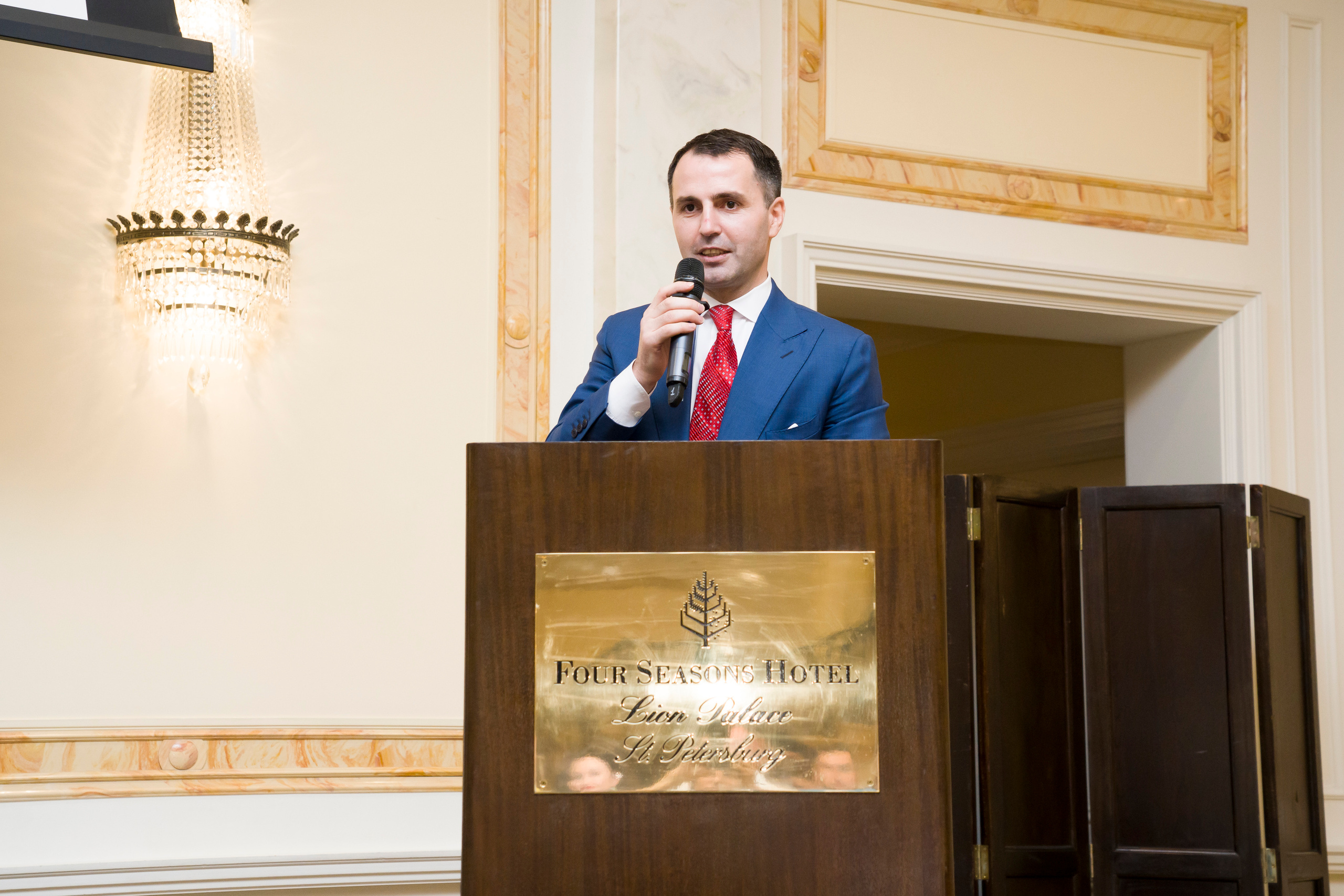 Репортажная съемка форума бизнес клуба АВАНТИ. Фотограф в Санкт-Петербурге. Репортажная и все съёмки для бизнеса