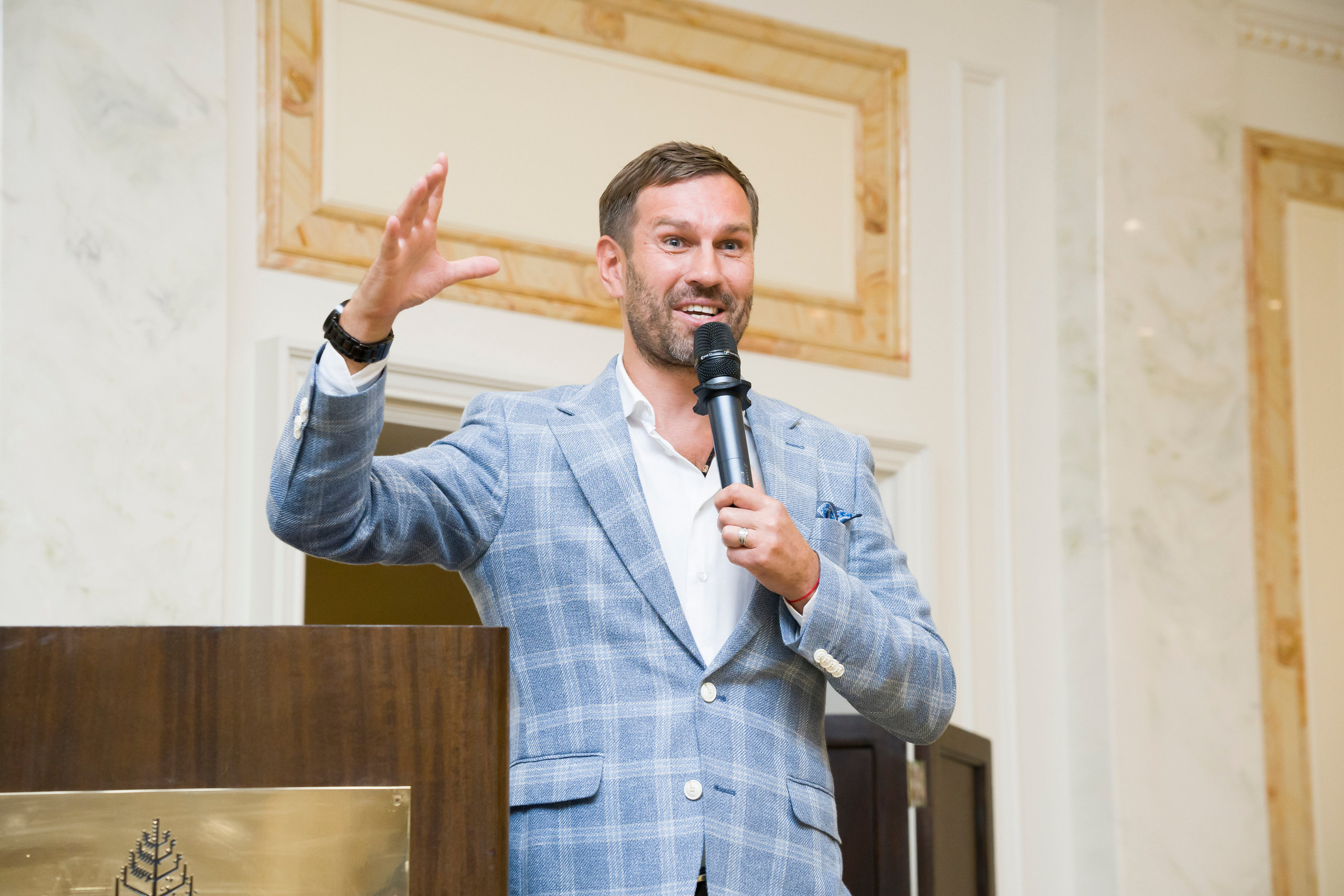 Репортажная съемка форума бизнес клуба АВАНТИ. Фотограф в Санкт-Петербурге. Репортажная и все съёмки для бизнеса