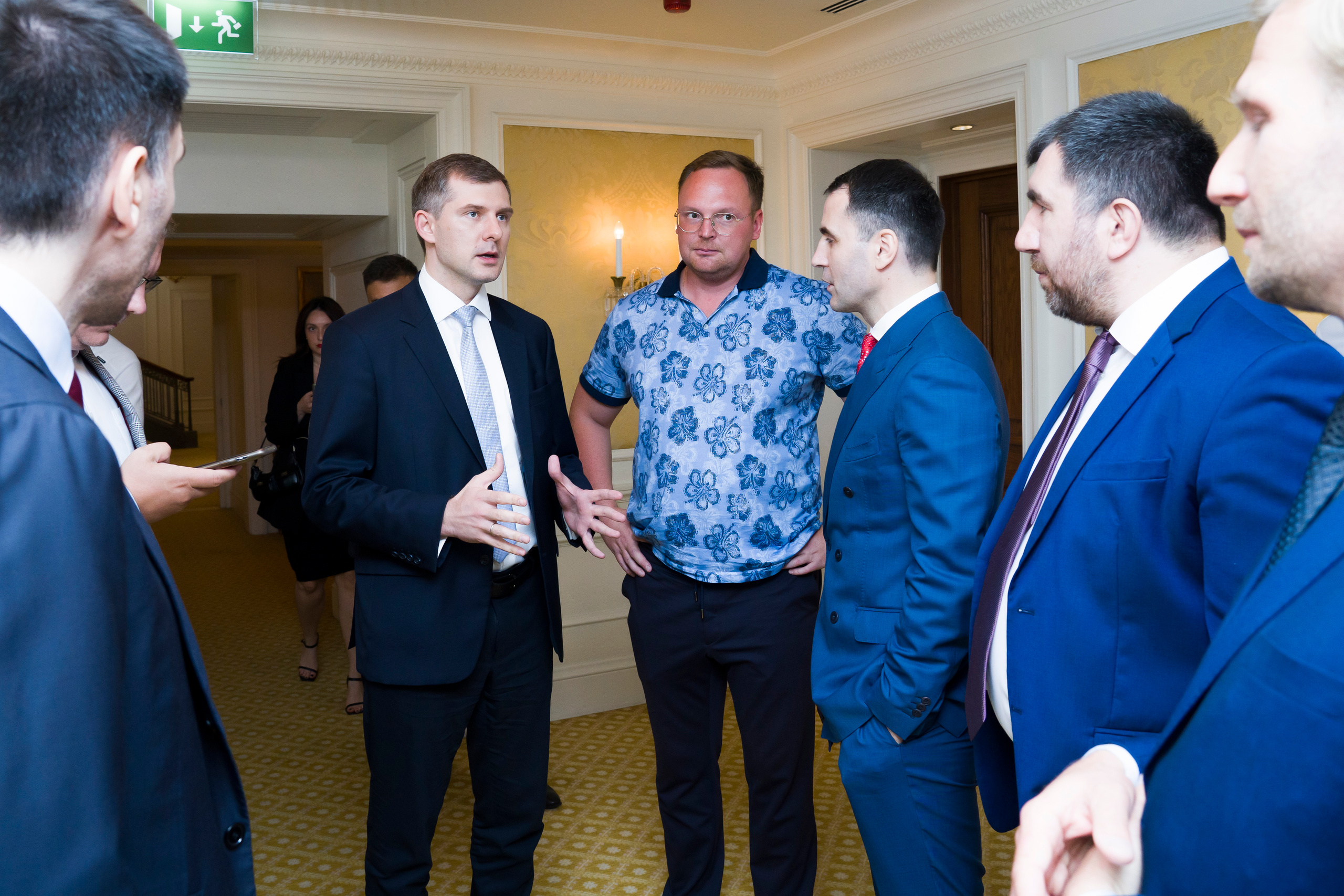 Репортажная съемка форума бизнес клуба АВАНТИ. Фотограф в Санкт-Петербурге. Репортажная и все съёмки для бизнеса