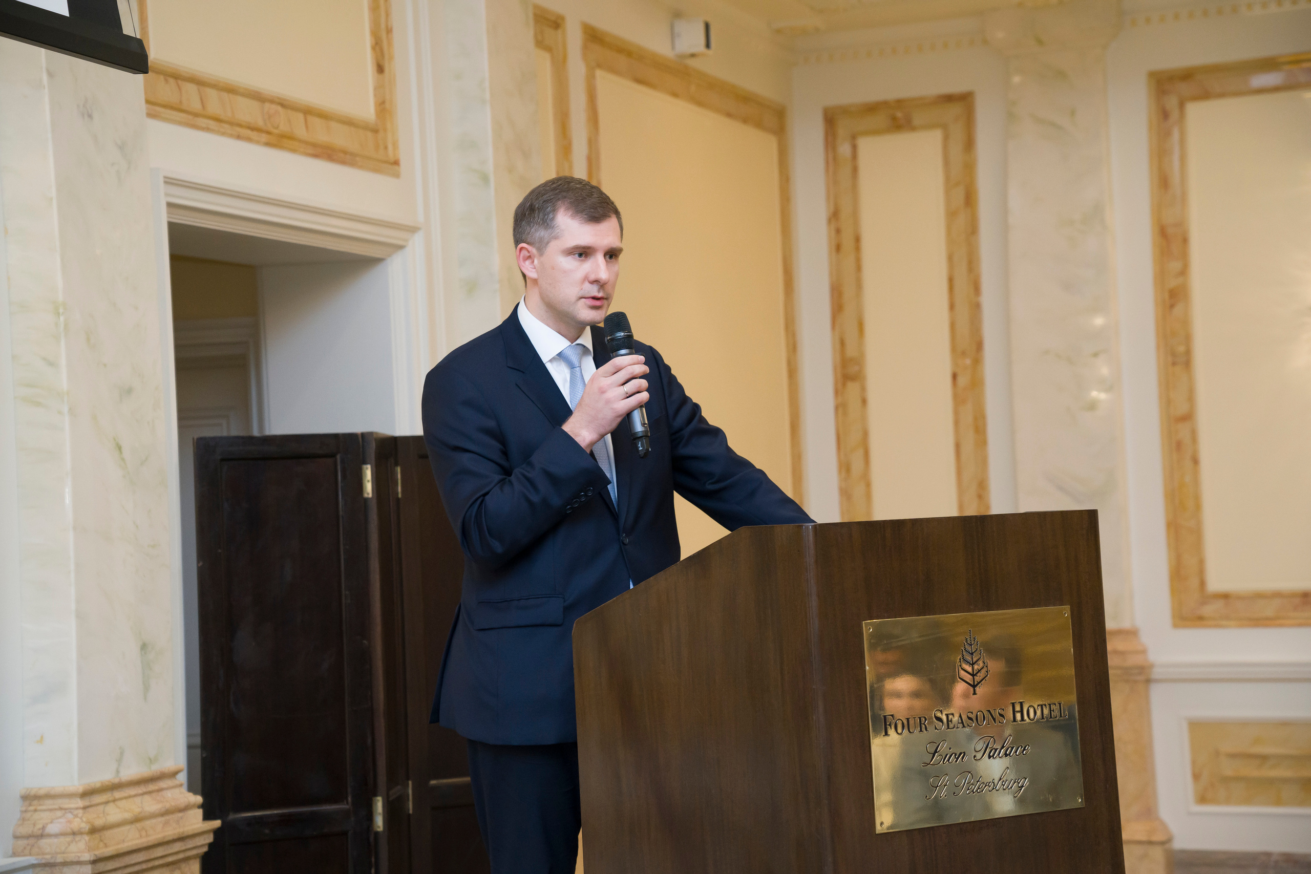 Репортажная съемка форума бизнес клуба АВАНТИ. Фотограф в Санкт-Петербурге. Репортажная и все съёмки для бизнеса