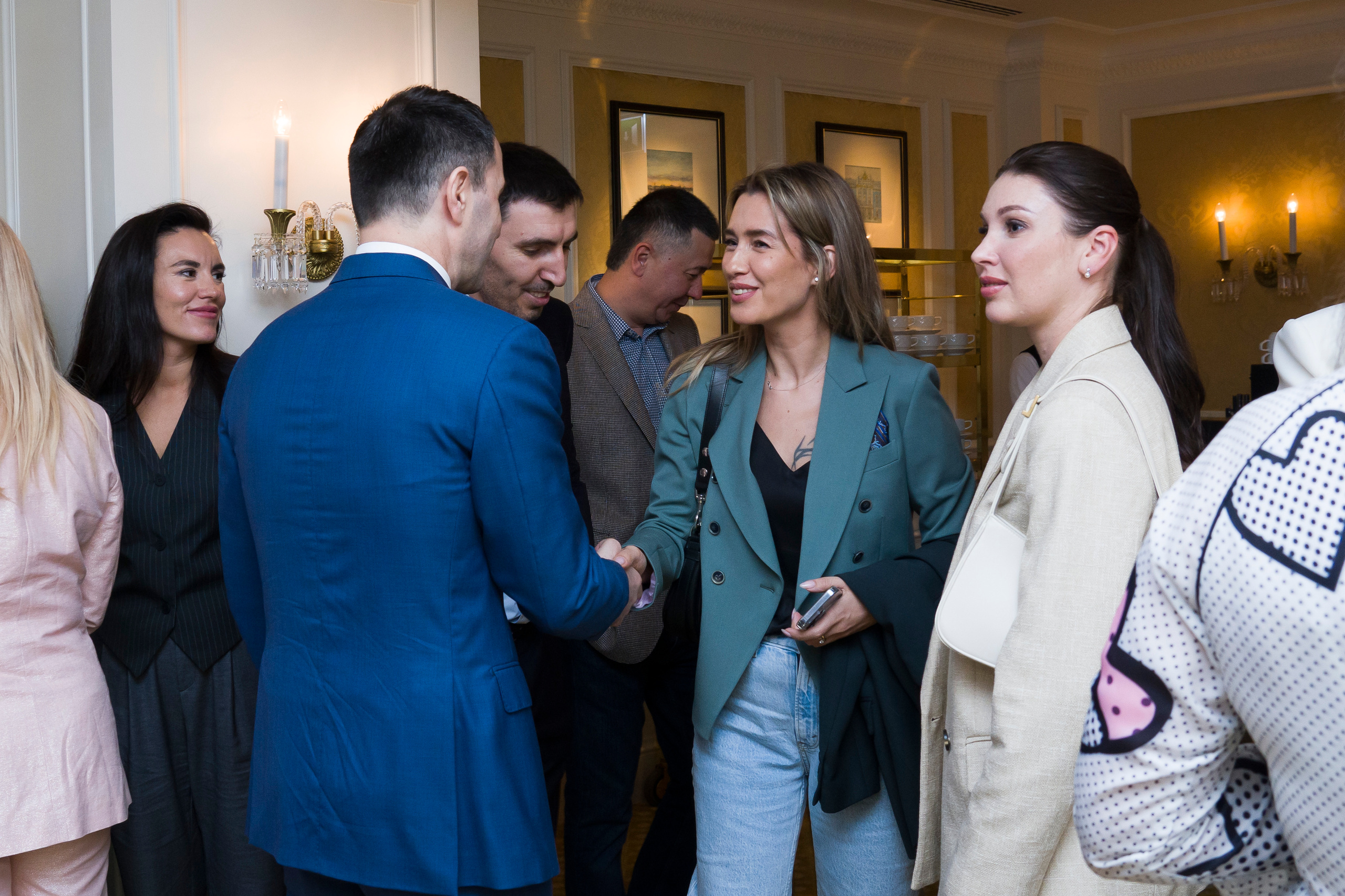 Репортажная съемка форума бизнес клуба АВАНТИ. Фотограф в Санкт-Петербурге. Репортажная и все съёмки для бизнеса