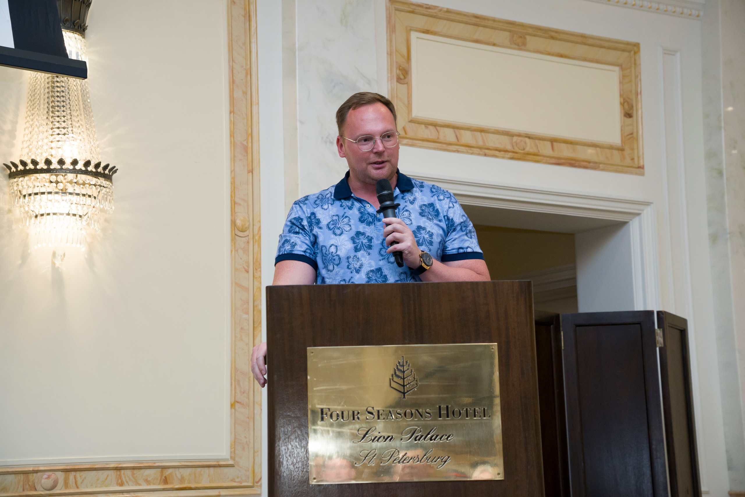 Репортажная съемка форума бизнес клуба АВАНТИ. Фотограф в Санкт-Петербурге. Репортажная и все съёмки для бизнеса