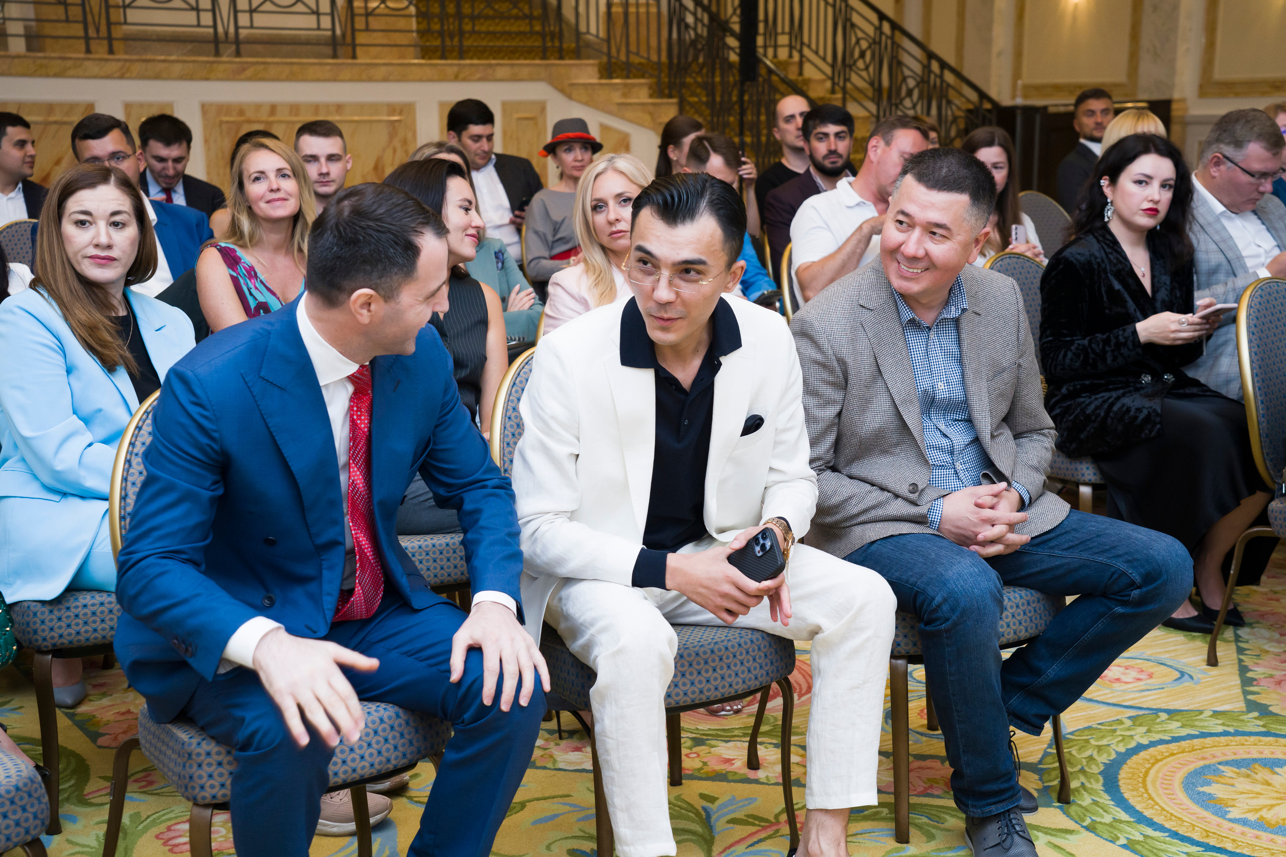 Репортажная съемка форума бизнес клуба АВАНТИ. Фотограф в Санкт-Петербурге. Репортажная и все съёмки для бизнеса