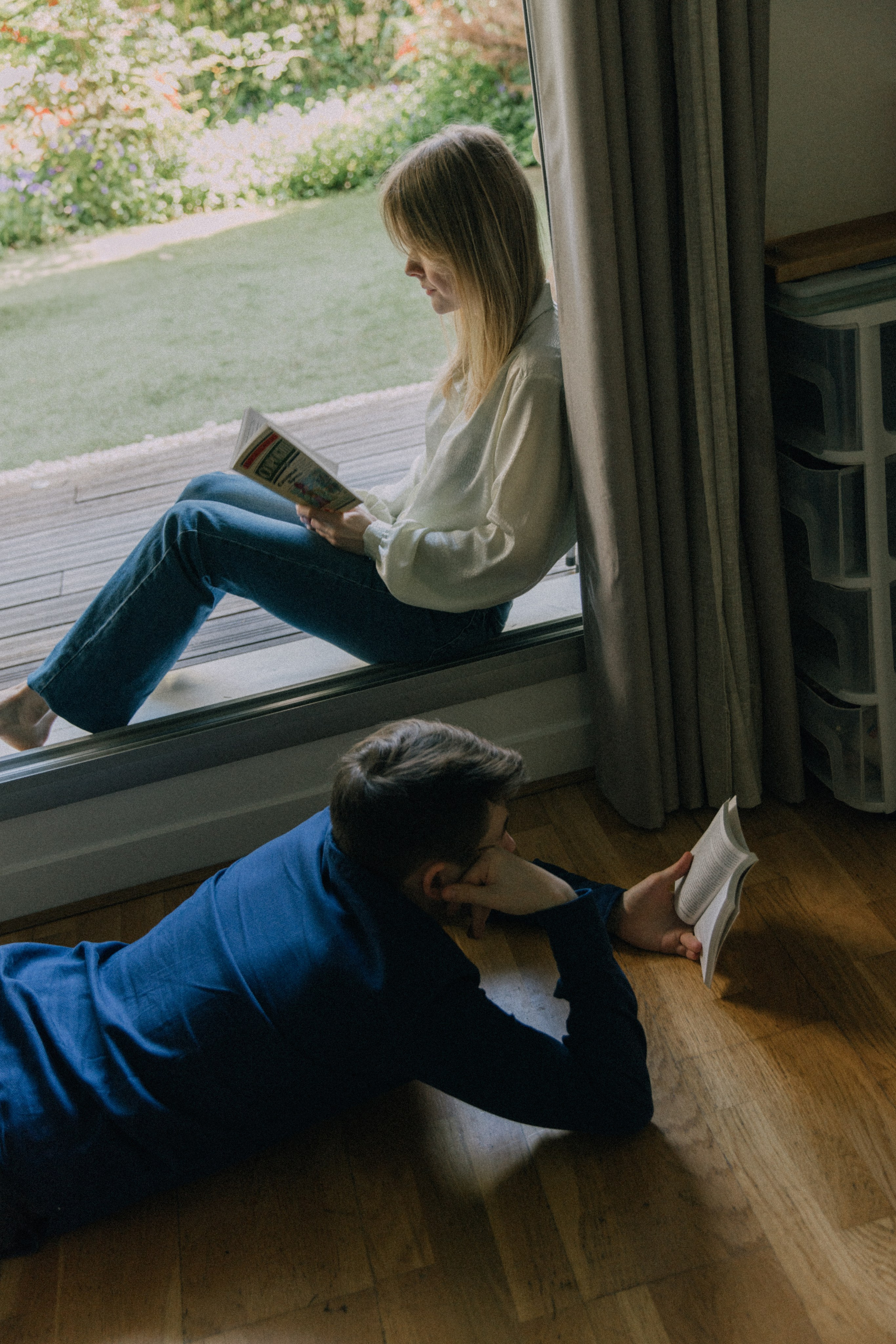 Love comes in the spring. Photographer in Paris