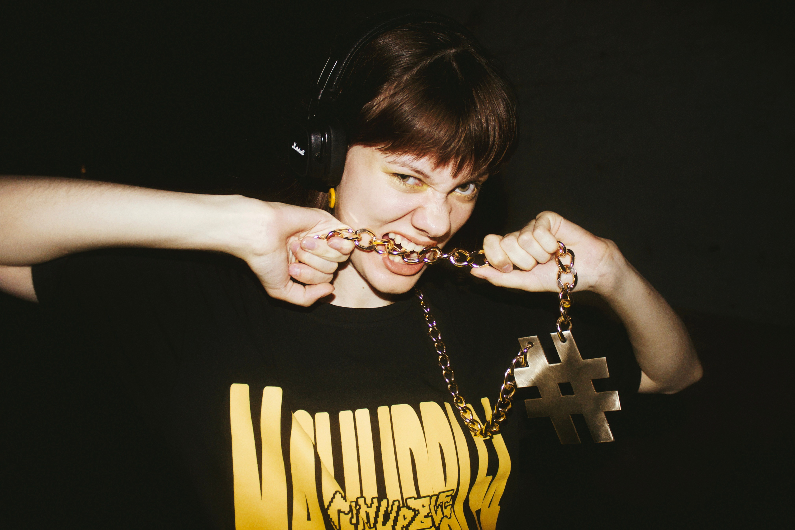 Съемка мерча MASHUPBLE. Концертный и портретный фотограф в Москве Соня Спросонья