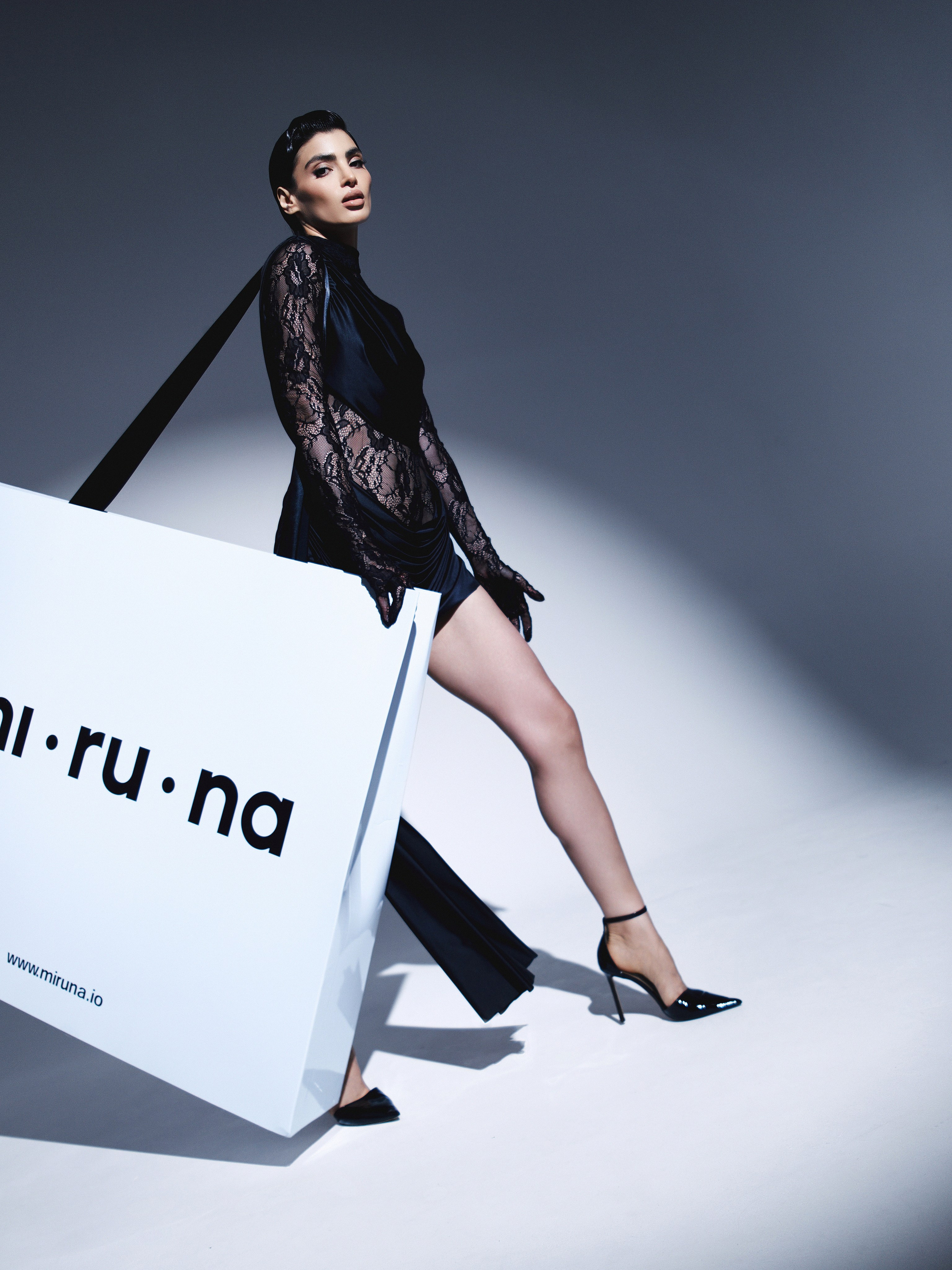 Miruna. NOIZOMAX Художественный фотограф в Дубай