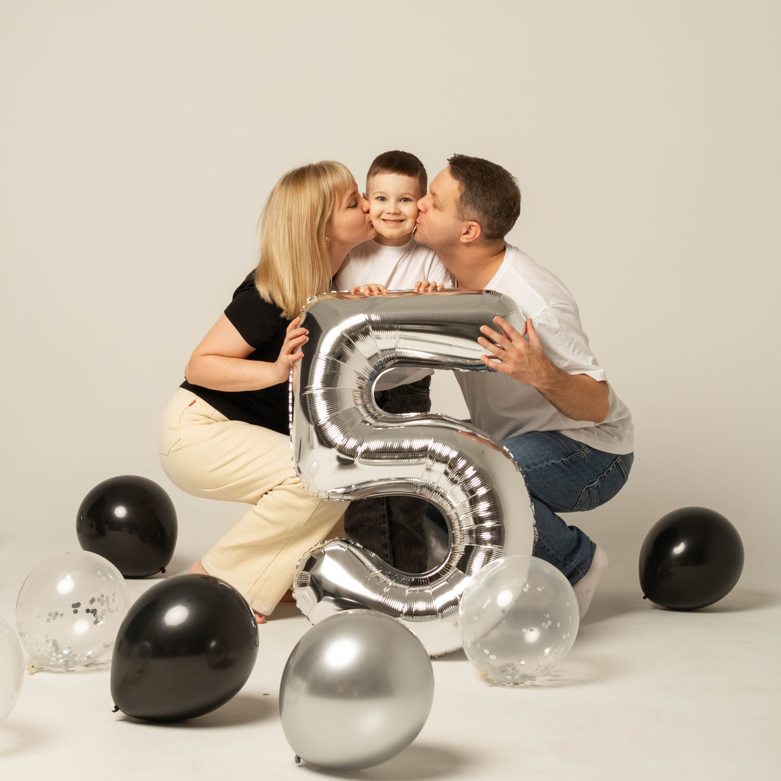 Семейная съемка в студии. Портретный фотограф в Санкт-Петербурге Наталья Родионова