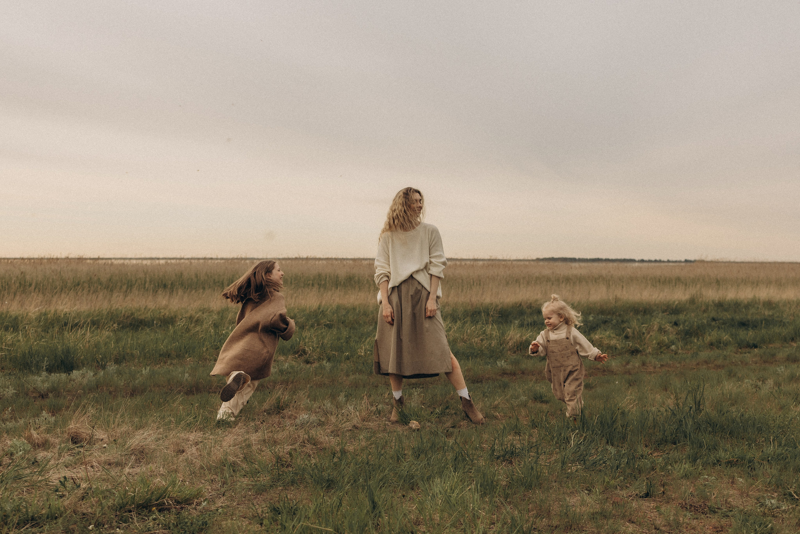 Семейная в поле. Эльвира Галимьянова — семейный фотограф Екатеринбурга