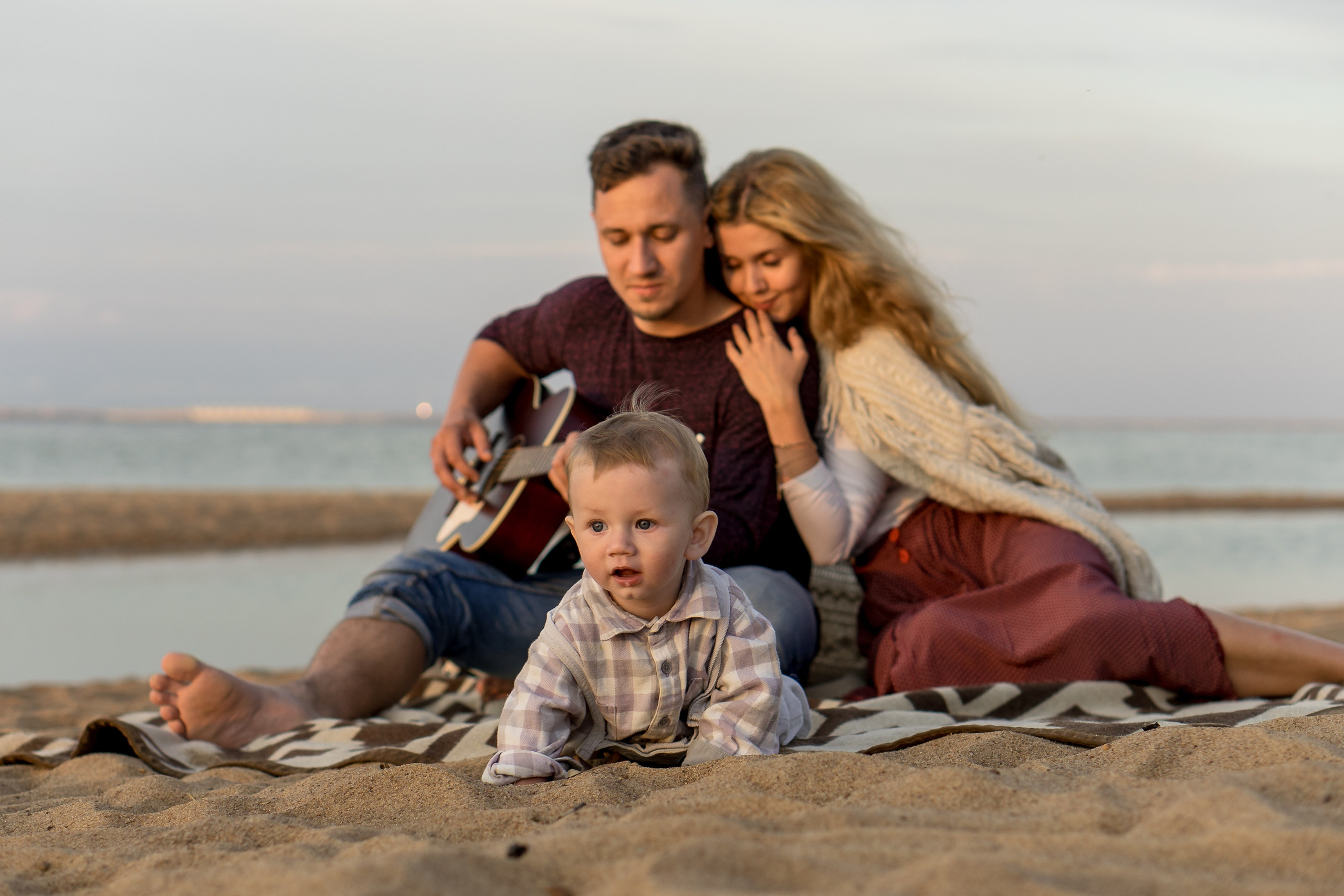 Стефан с родителями на заливе. Фотограф Ольга Игорева