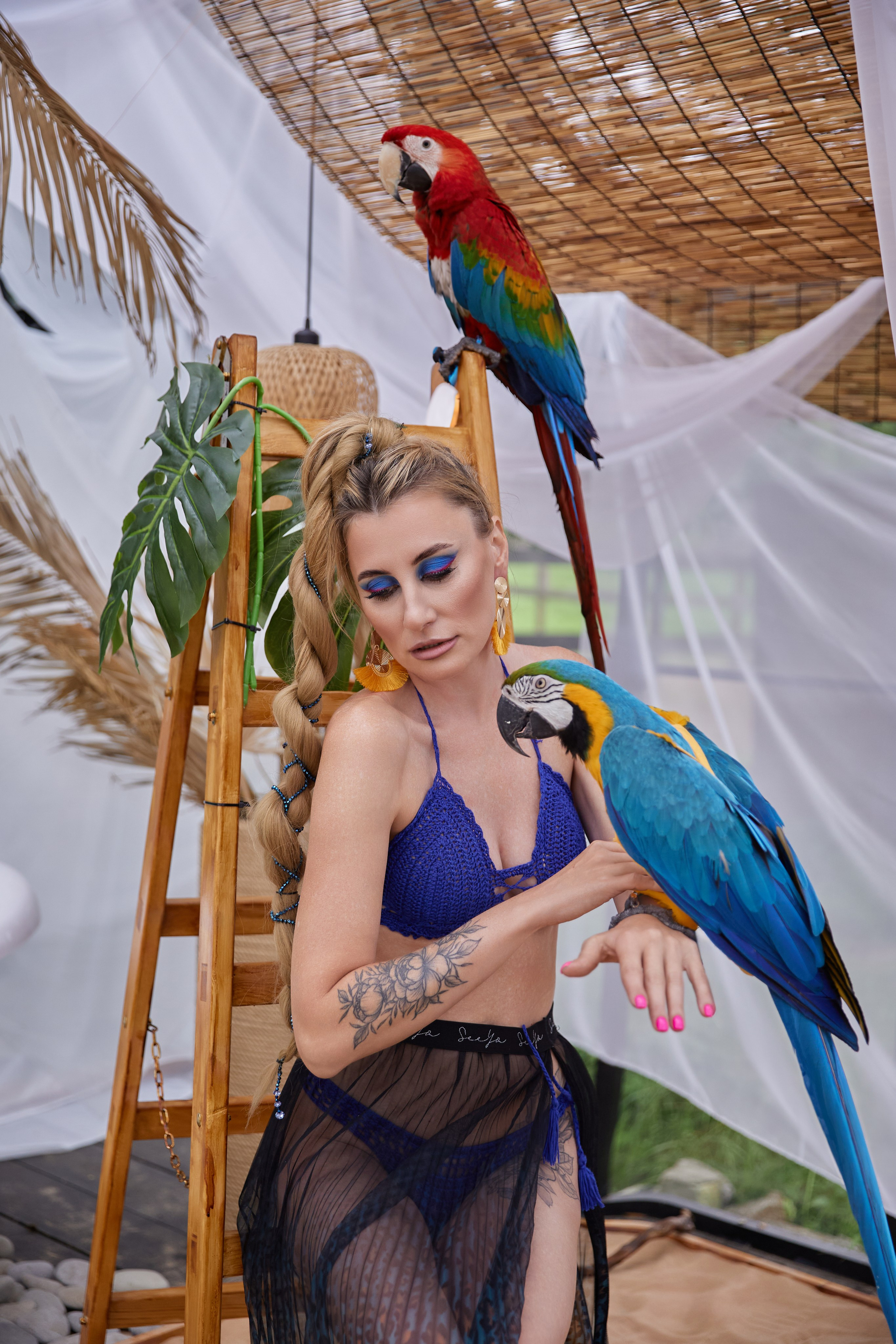 Марина с попугаями. Фотограф женского портрета, беременности и материнства Харькова Елена