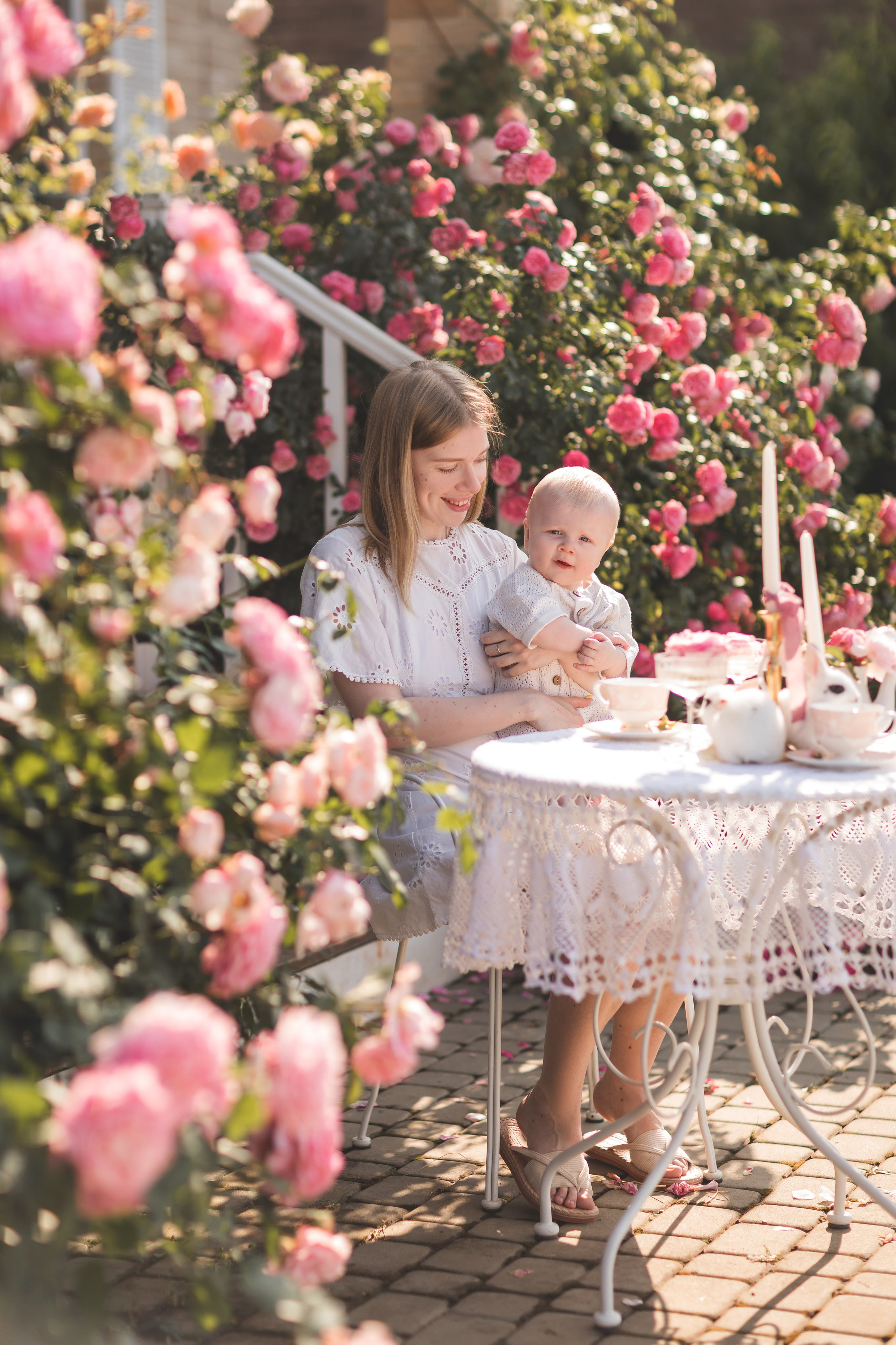 Крыльцо с розами. Семейный и детский фотограф Краснодар Валерия Власенко