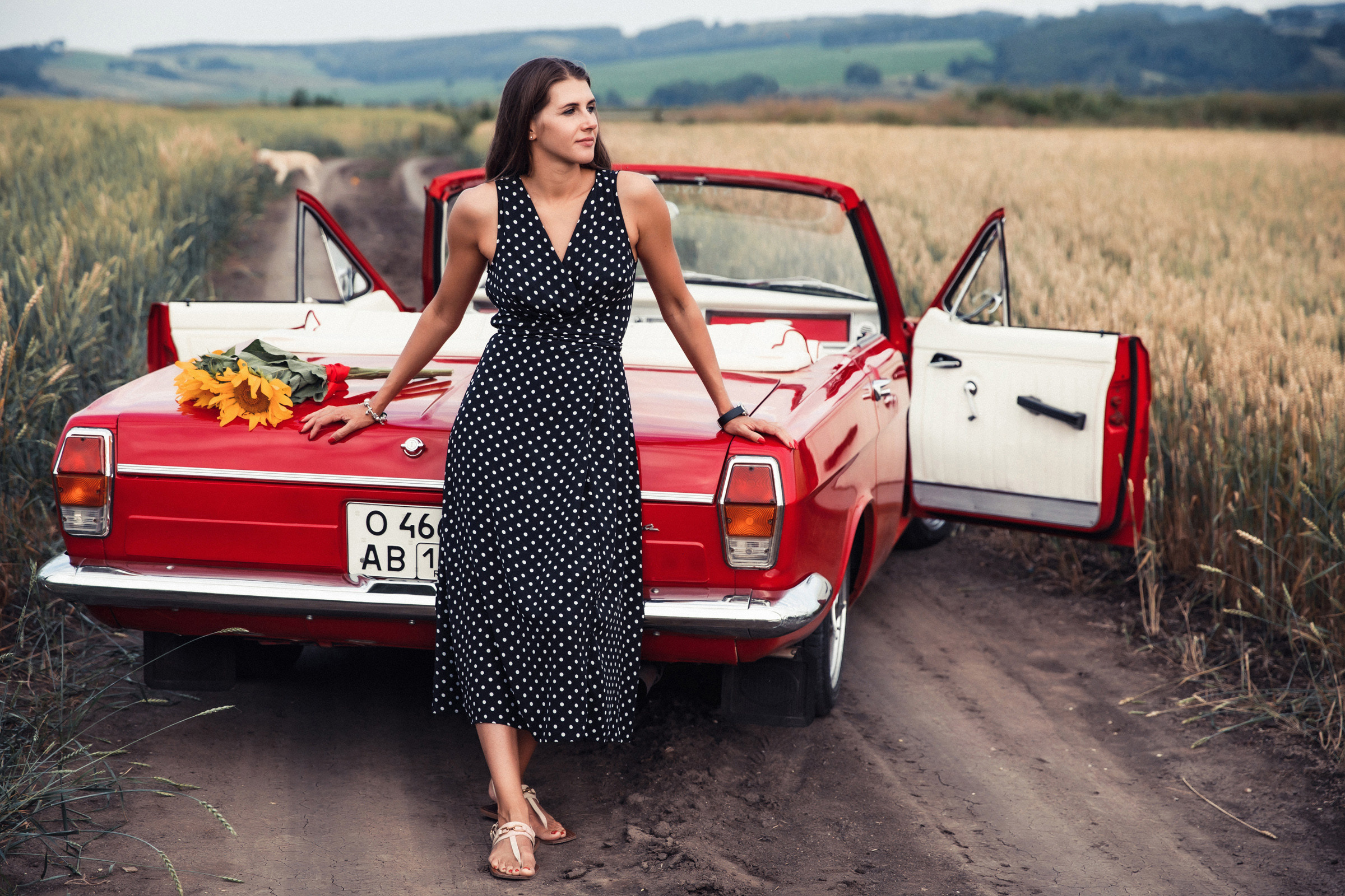 Field, cabriolet «Volga» and love. Главная