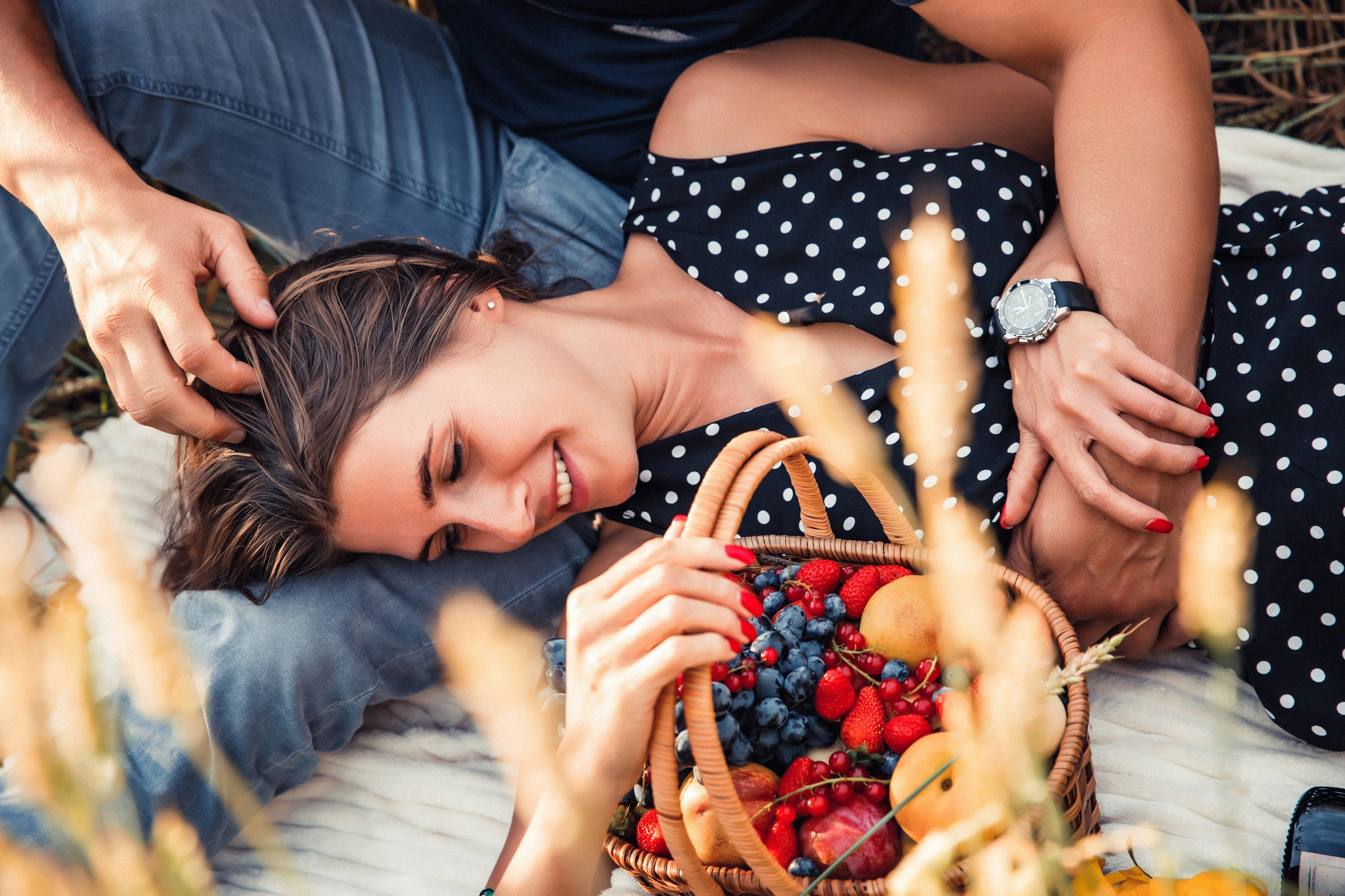 Field, cabriolet «Volga» and love. Главная