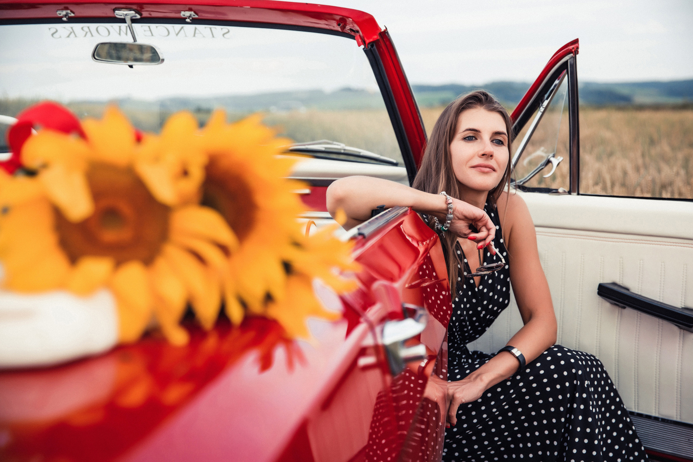 Field, cabriolet «Volga» and love. Главная