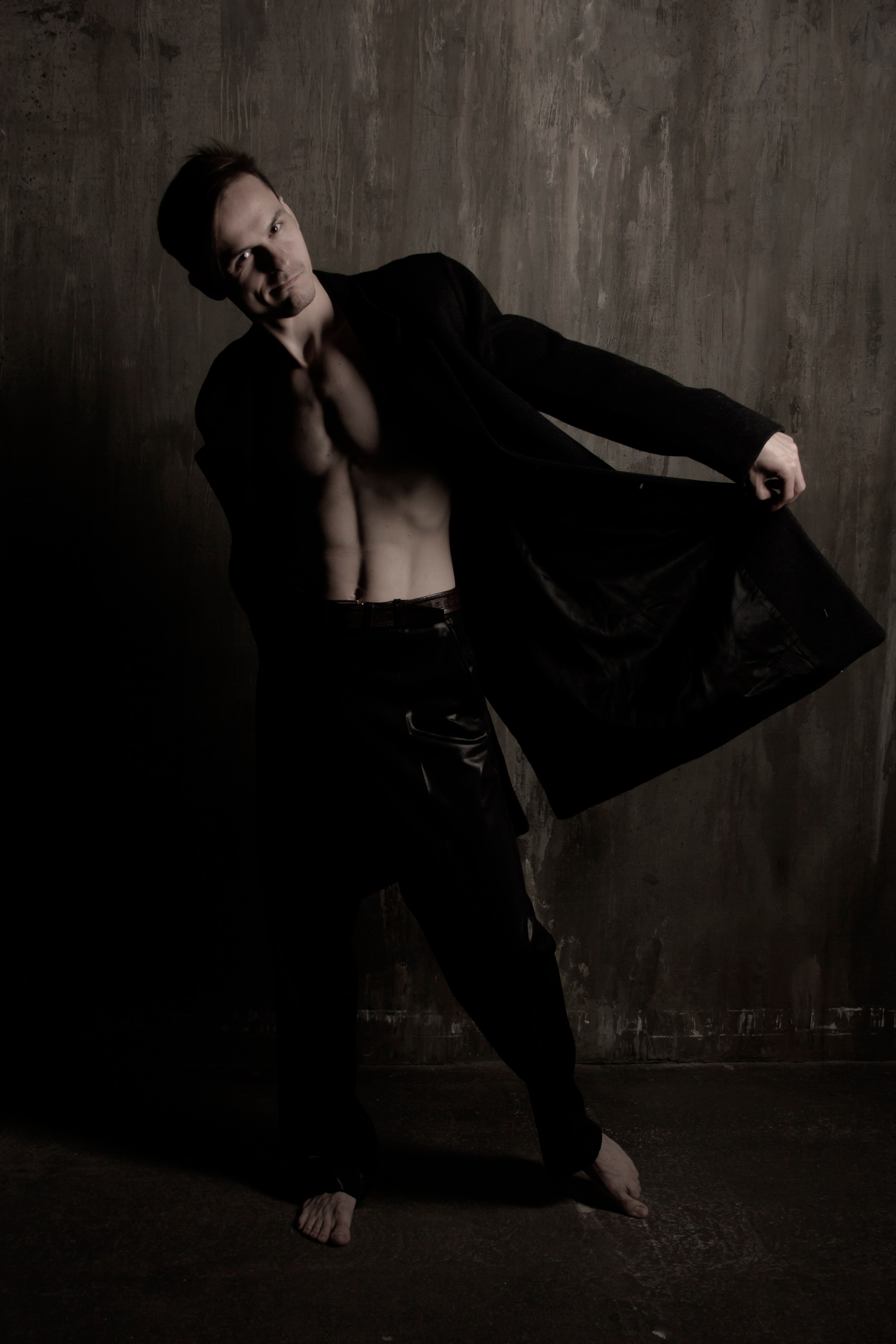 Фотосессия «Черное пальто». Портретный фотограф в Москве и Московской области Гнутиков Сергей