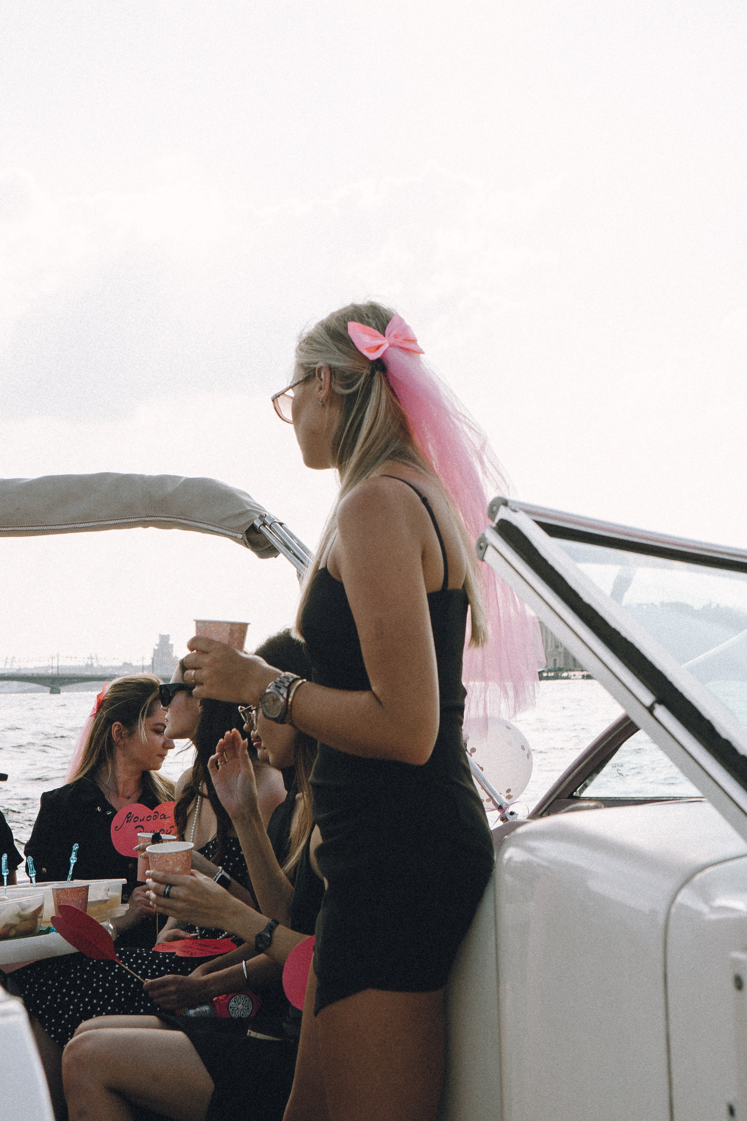 ДЕВИЧНИК НА КАТЕРЕ. Профессиональный фотограф, Санкт-Петербург — Виктория Богомолова