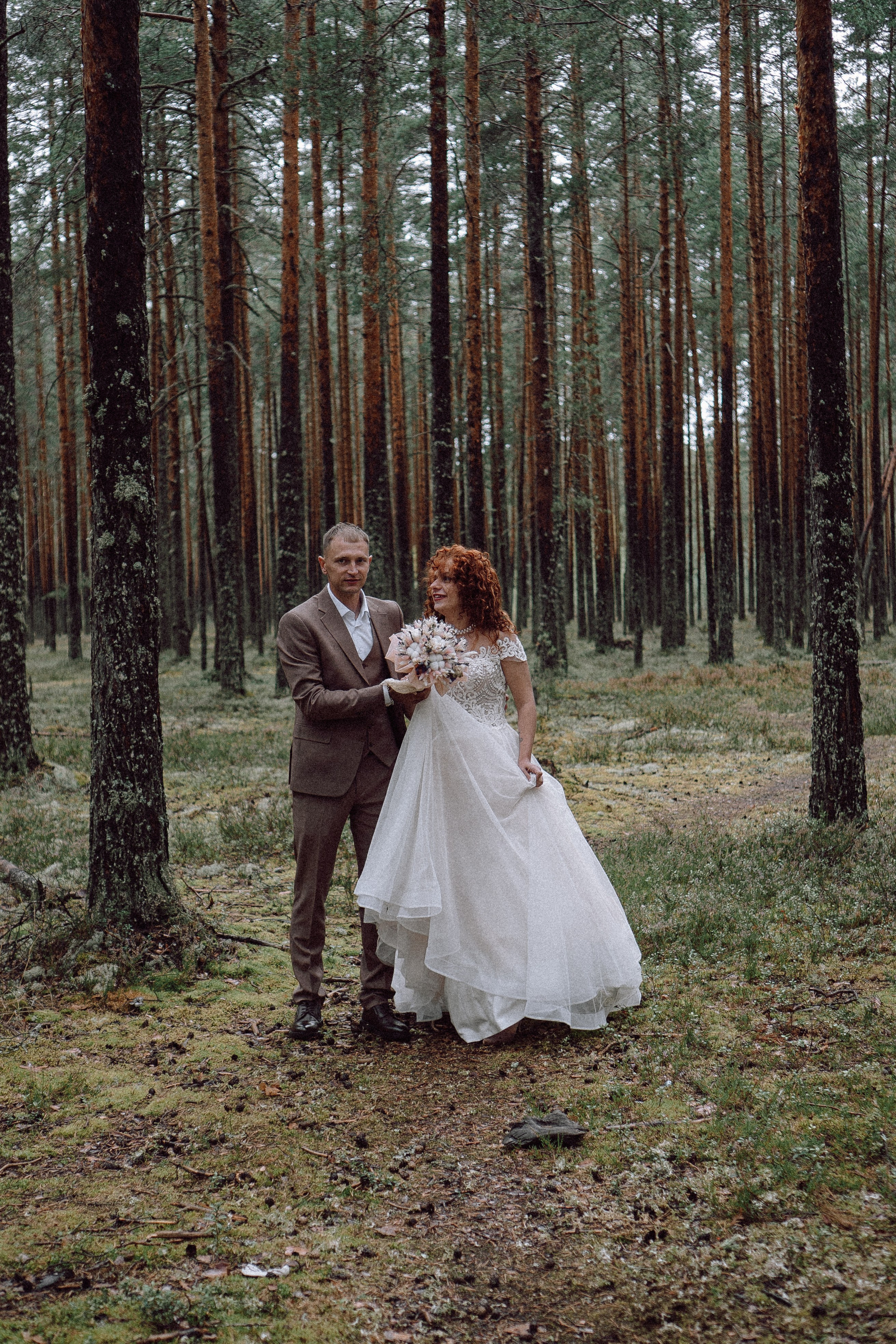 СВАДЕБНАЯ ФОТОСЕССИИЯ ПАРЫ В ГОРОДЕ ПРИОЗЕРСК В СОСНОВОМ ЛЕСУ И С ПИКАПОМ. Профессиональный фотограф, Санкт-Петербург — Виктория Богомолова