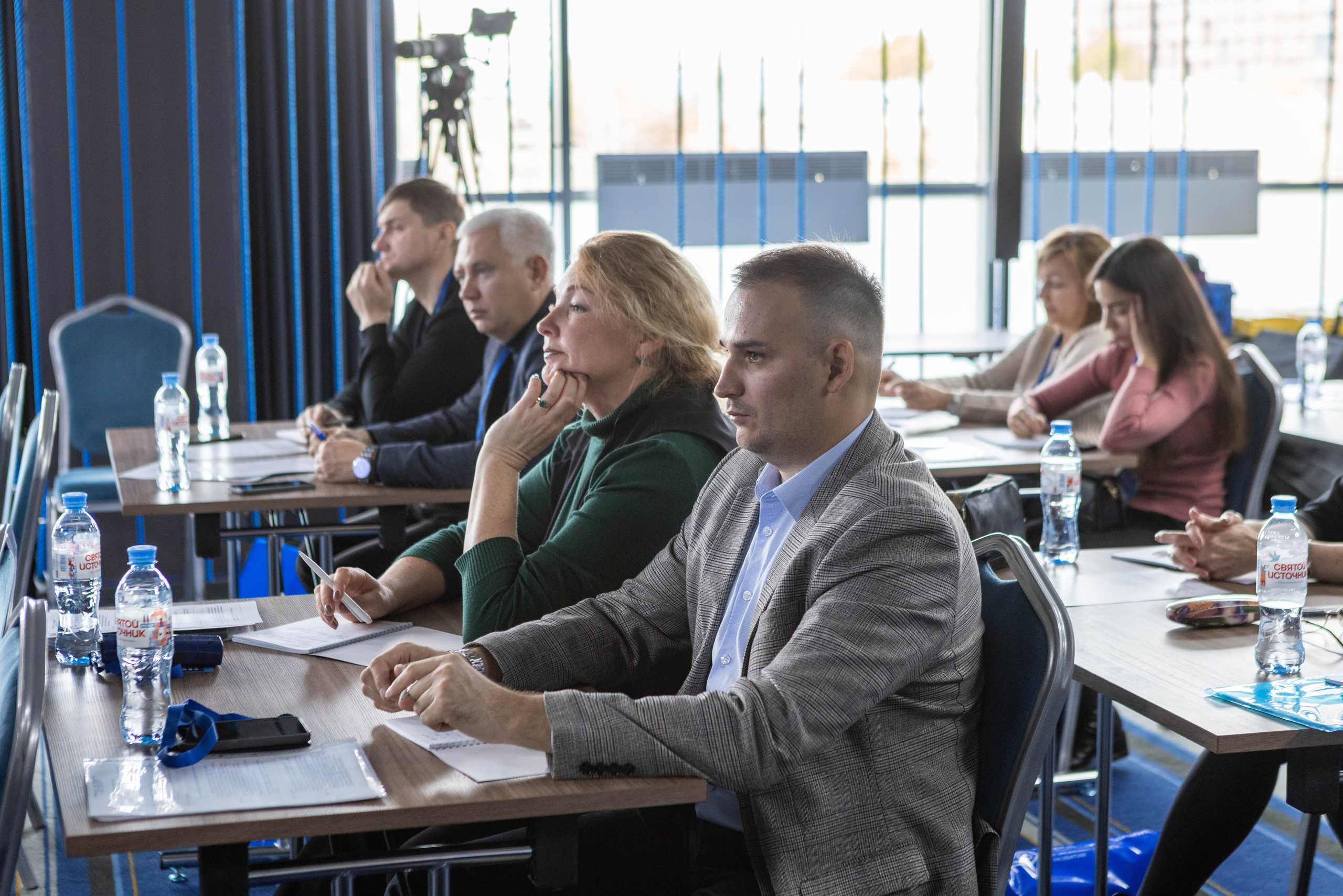 Конференция — земельно-имущественные отношения. Рекламный, предметный, репортажный, семейный фотограф и художник в Москве