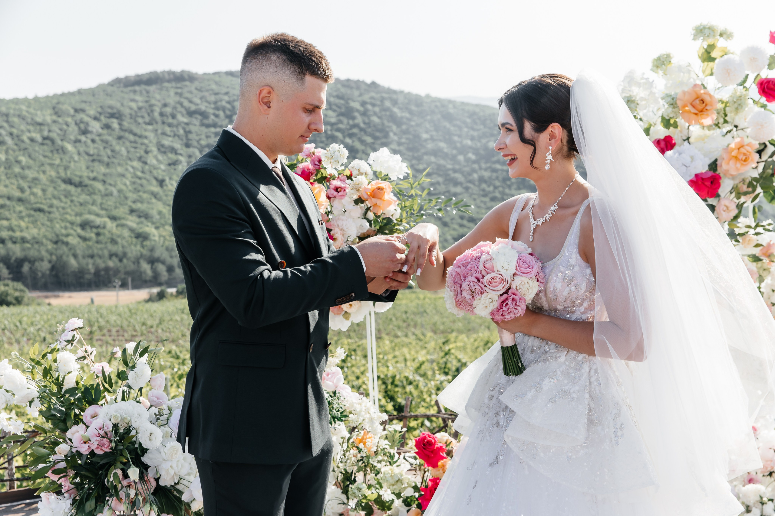 Свадьба на винодельне. Анонс для Ивана и Виктории. Свадебный фотограф в Крыму и Севастополе Ольга Баскакова