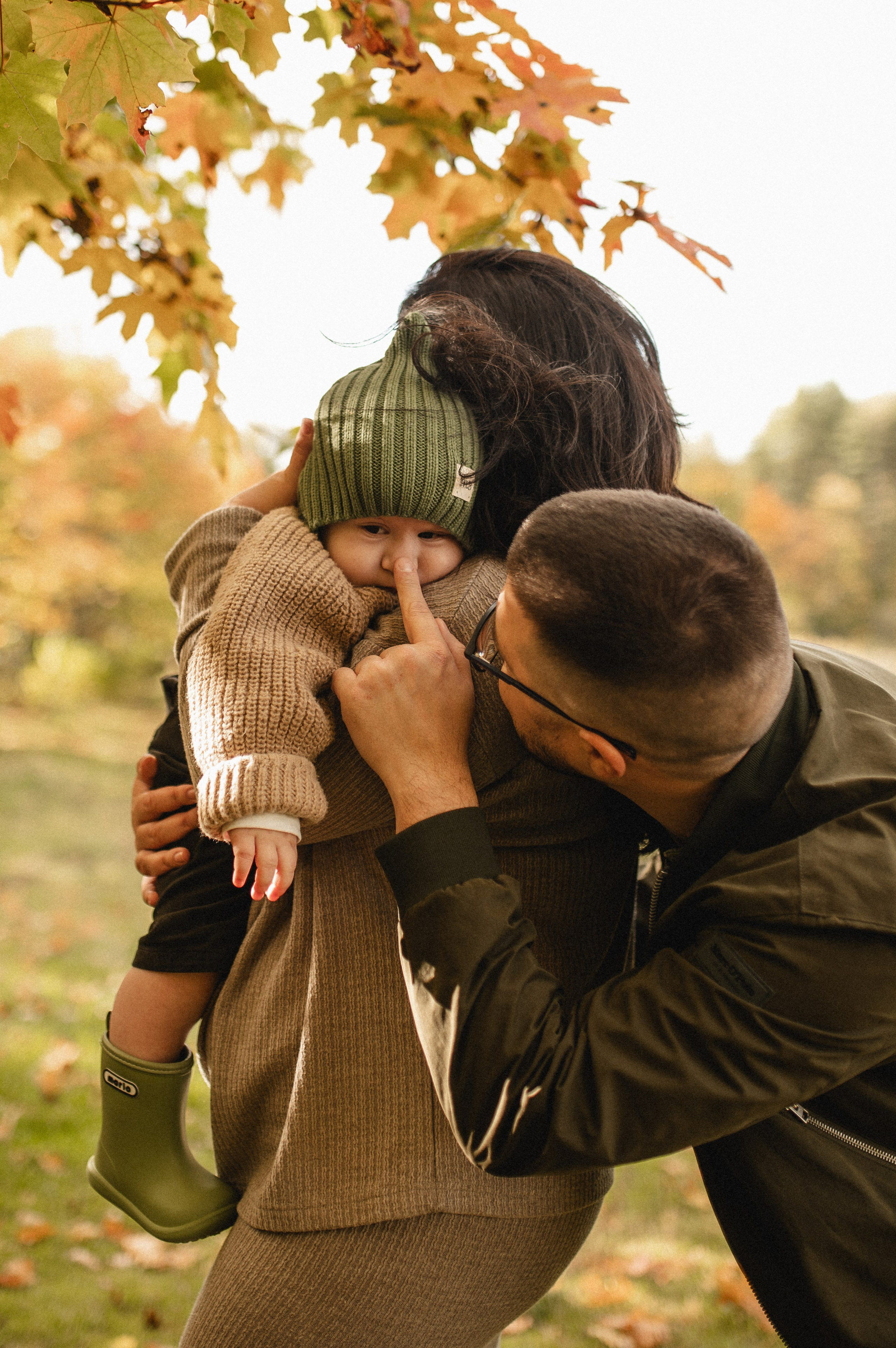 Осенняя фотосессия большой семьи в парке. Семейная фотосессия Бутово Москва фотограф Алина Морщагина