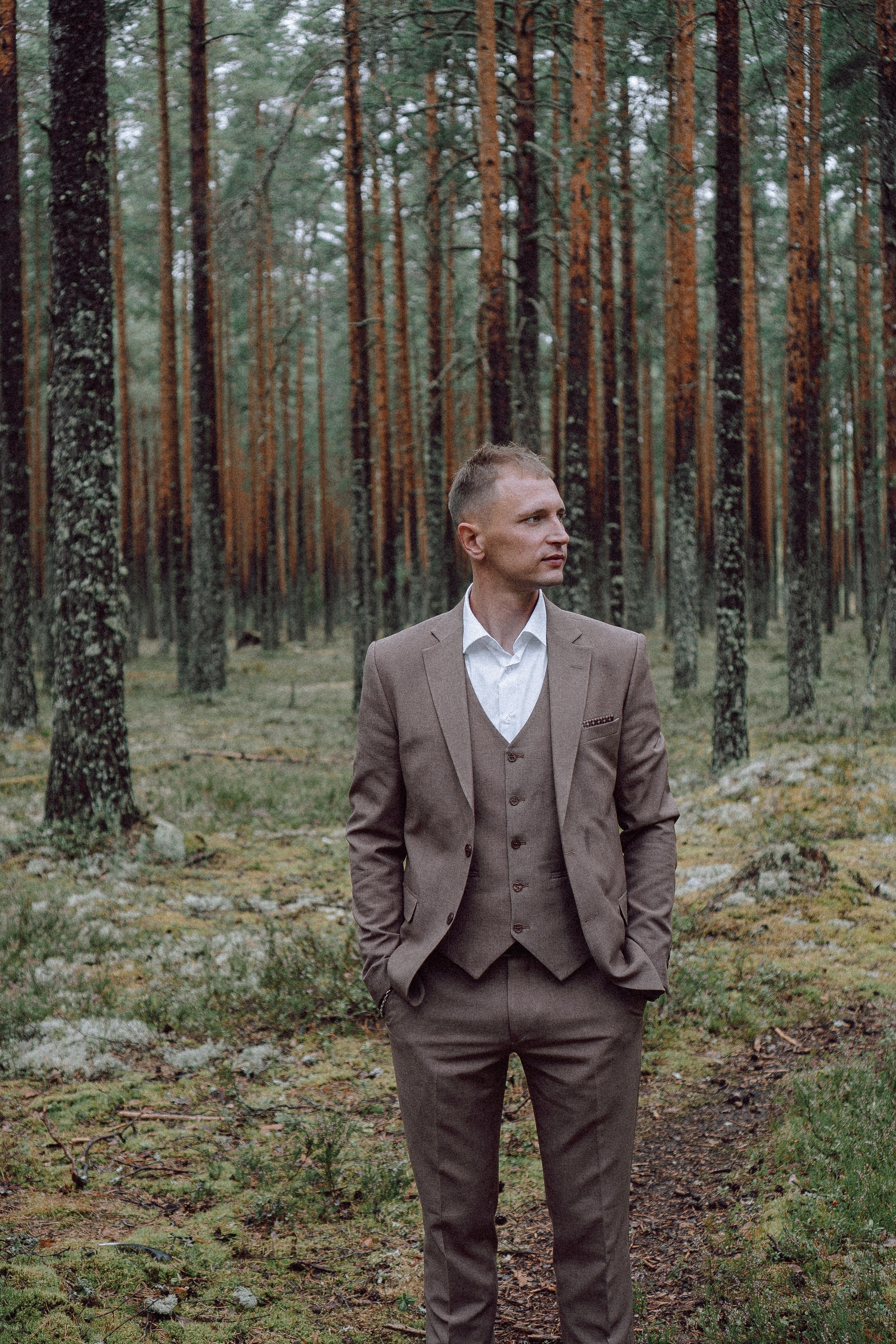 СВАДЕБНАЯ ФОТОСЕССИИЯ ПАРЫ В ГОРОДЕ ПРИОЗЕРСК В СОСНОВОМ ЛЕСУ И С ПИКАПОМ. Профессиональный фотограф, Санкт-Петербург — Виктория Богомолова