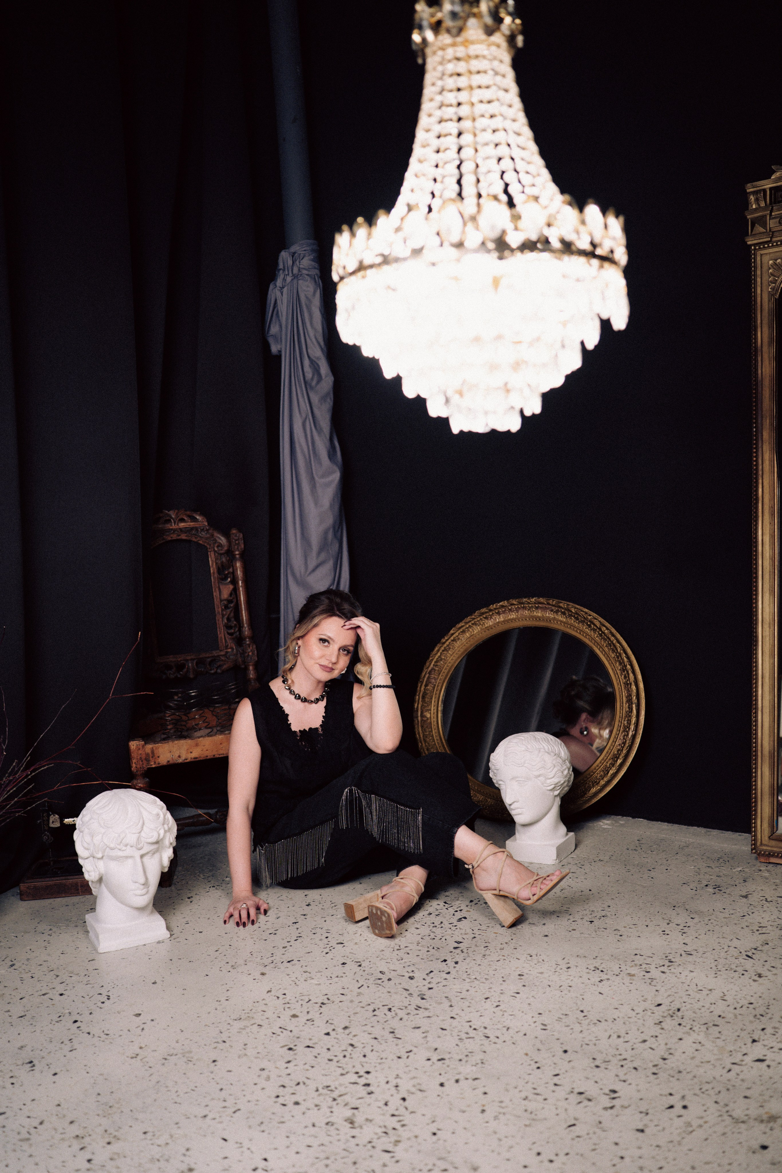 НОВОГОДНЯЯ ФОТОСЕСИИЯ В СТУДИИ ДЛЯ ДЕВУШКИ И ПРОГУЛКА ПО ЧЕРНЫШЕВСКОЙ. Профессиональный фотограф, Санкт-Петербург — Виктория Богомолова