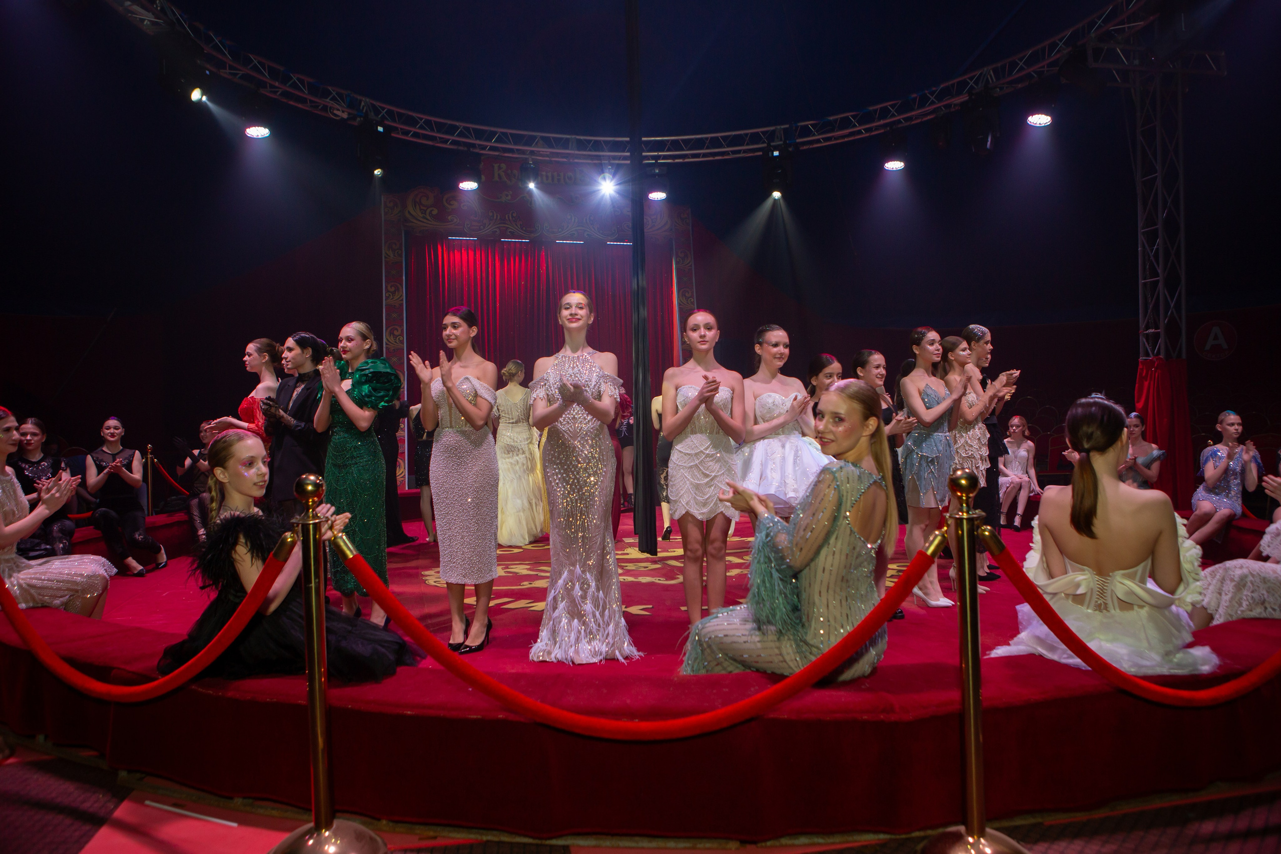 MANEGE SHOW. Репортажный, семейный, свадебный, портретный фотограф