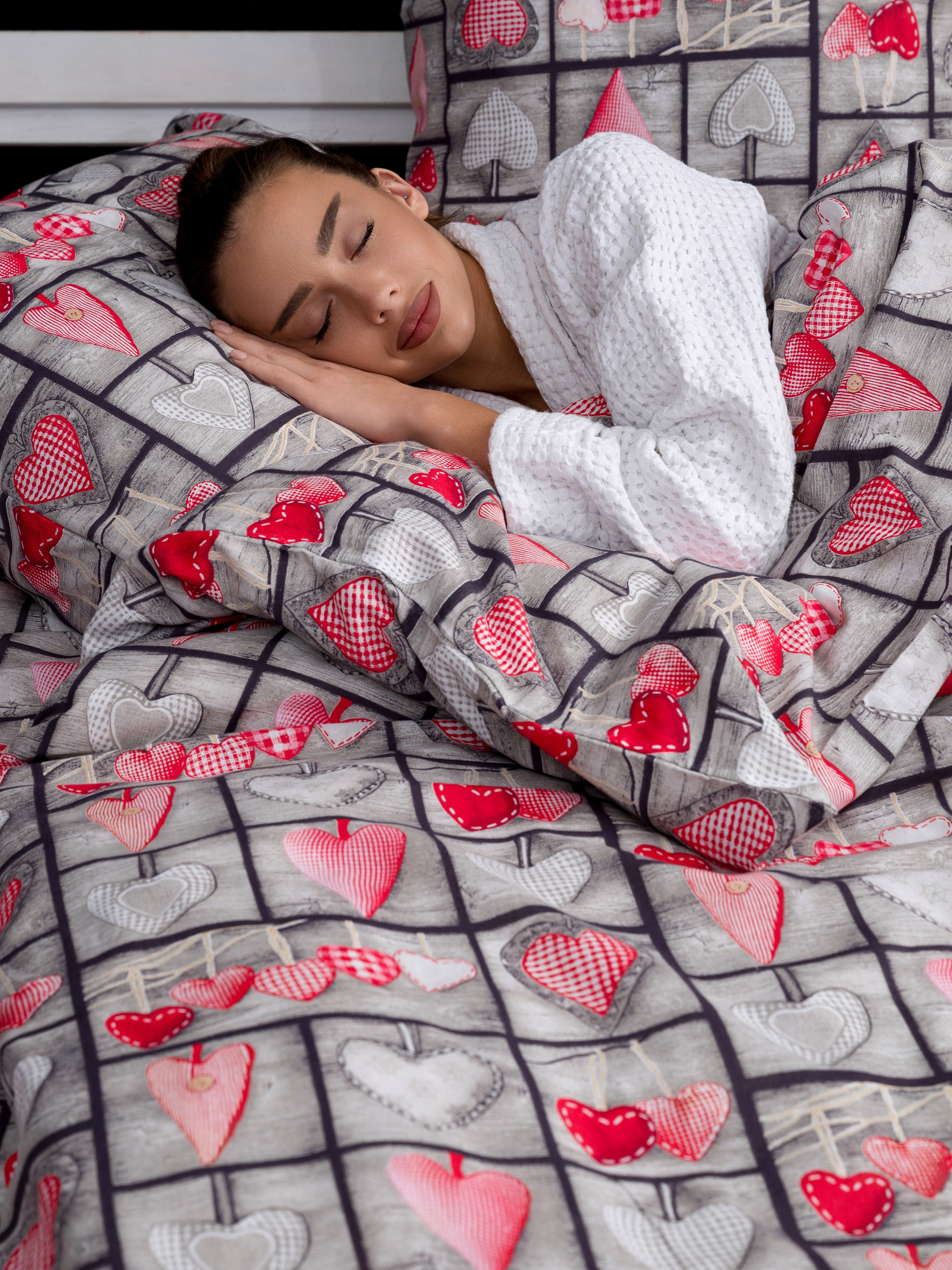 Съемка в студии «Изюм». Фотограф для маркетплейсов в г. Иваново Клещенок Юлия