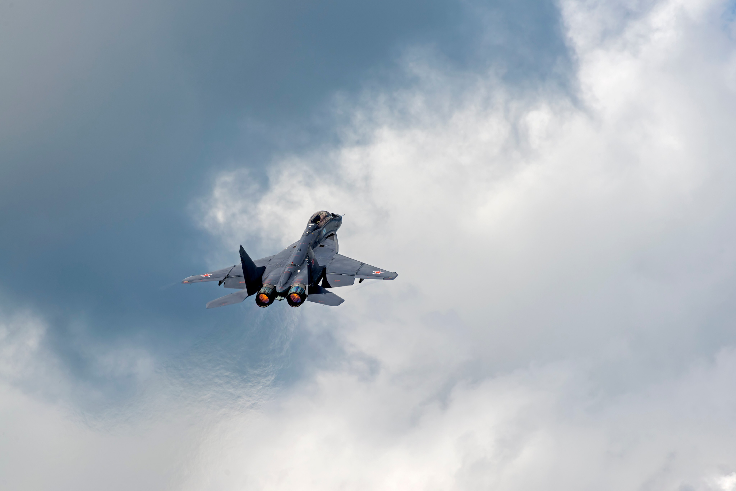 Авиация: самолеты, вертолеты, небесные зарисовки. От прошлого к будущему авиации через фотографию