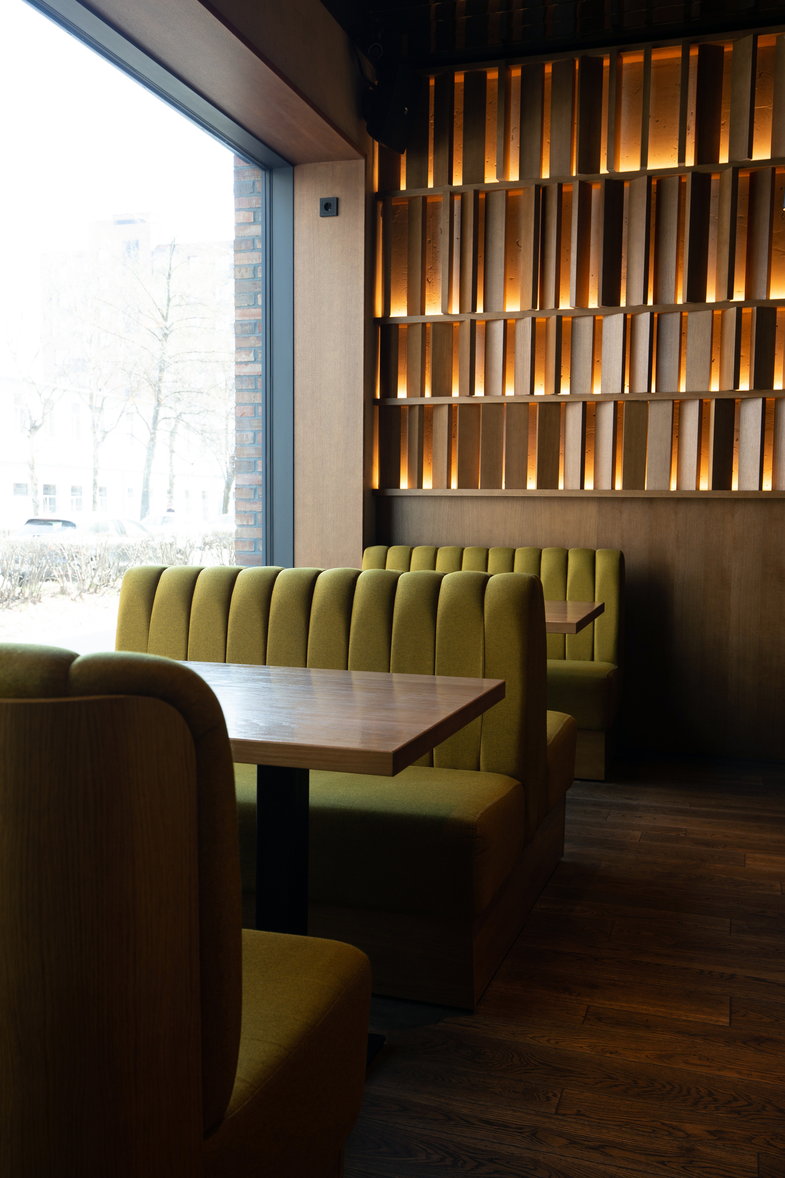 Ресторан Kwakker: пиво, еда, вино. Полина Носкова интерьерный фотограф