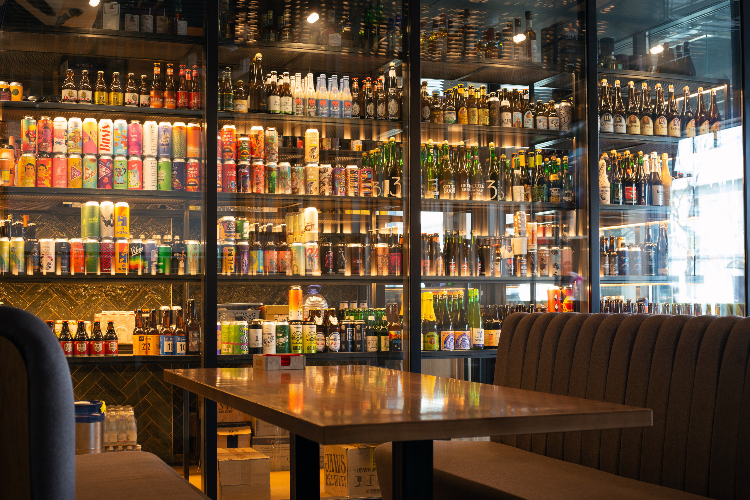 Ресторан Kwakker: пиво, еда, вино. Полина Носкова интерьерный фотограф