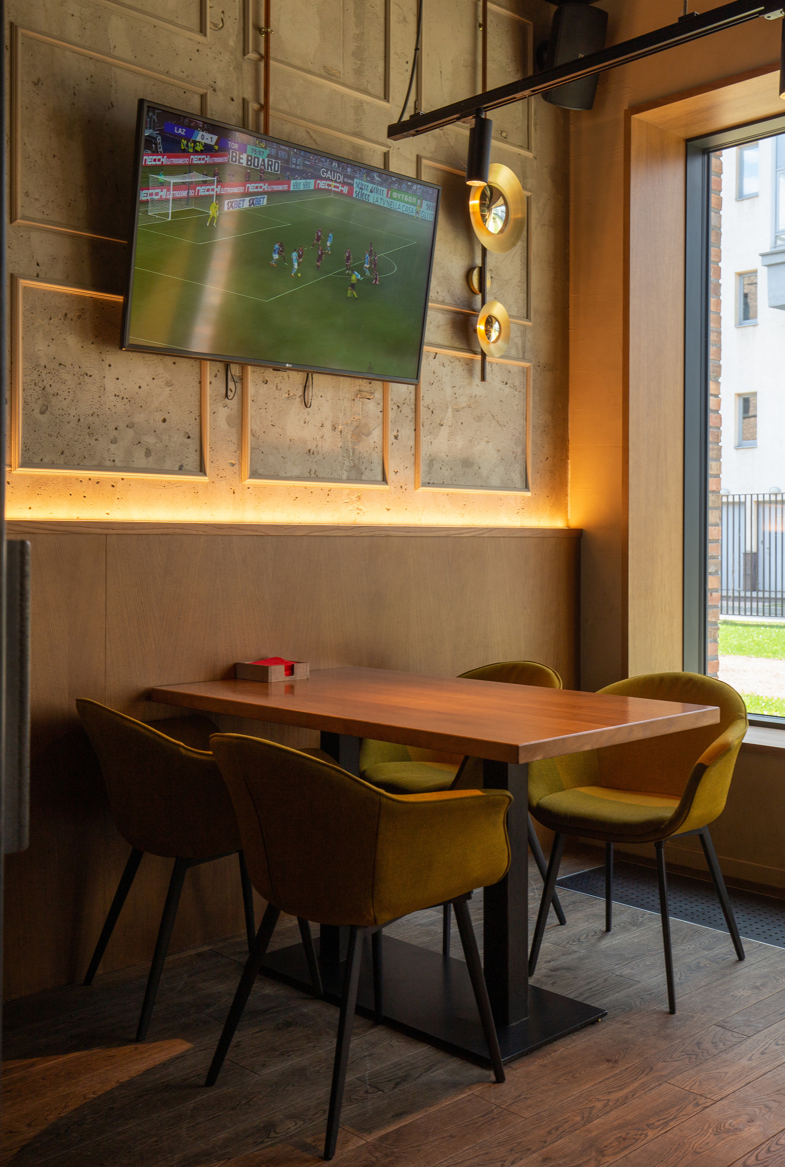 Ресторан Kwakker: пиво, еда, вино. Полина Носкова интерьерный фотограф