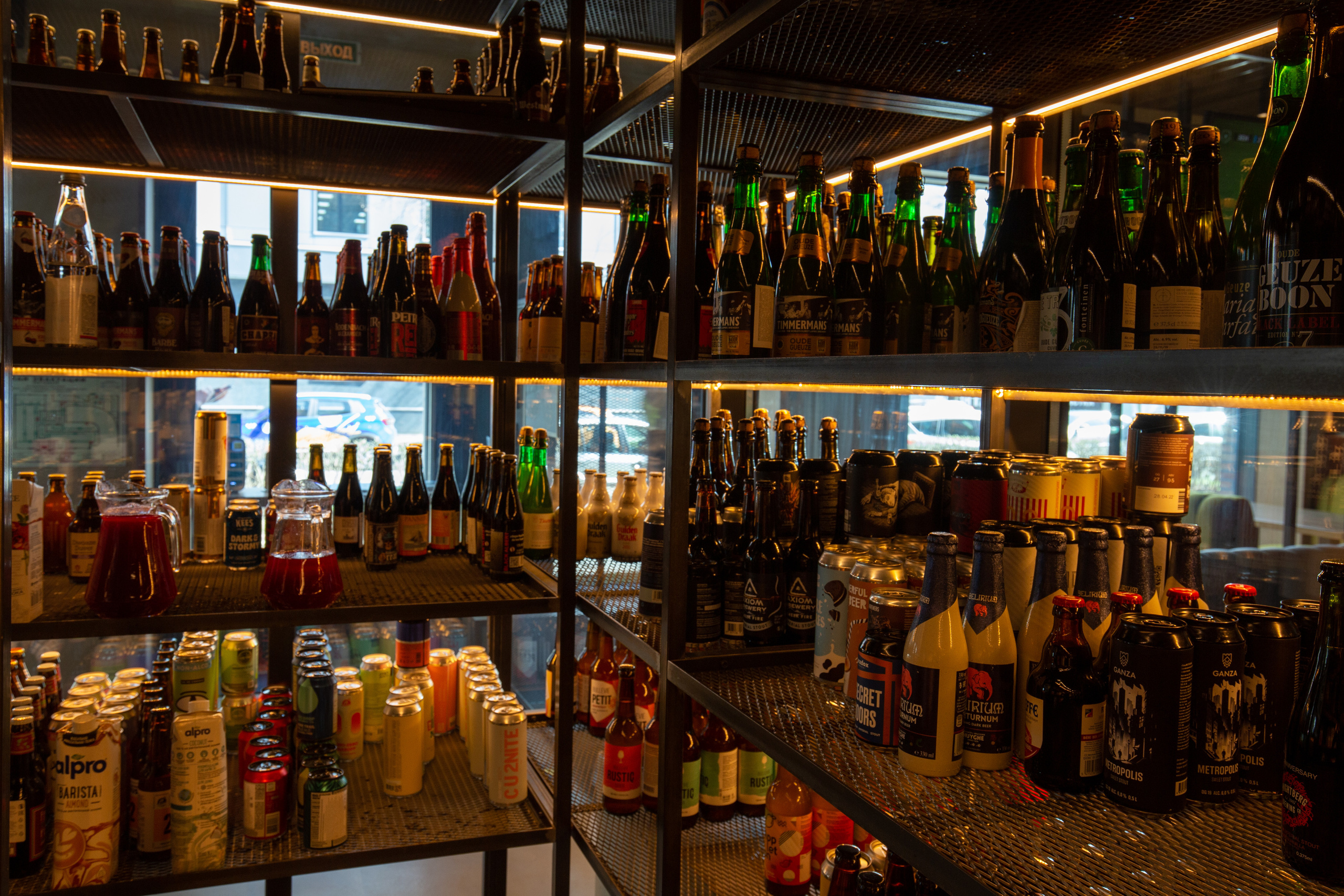 Ресторан Kwakker: пиво, еда, вино. Полина Носкова интерьерный фотограф