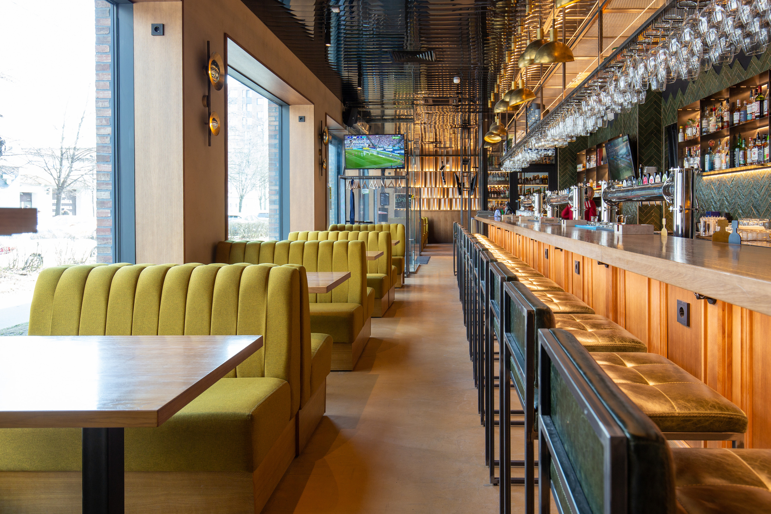 Ресторан Kwakker: пиво, еда, вино. Полина Носкова интерьерный фотограф