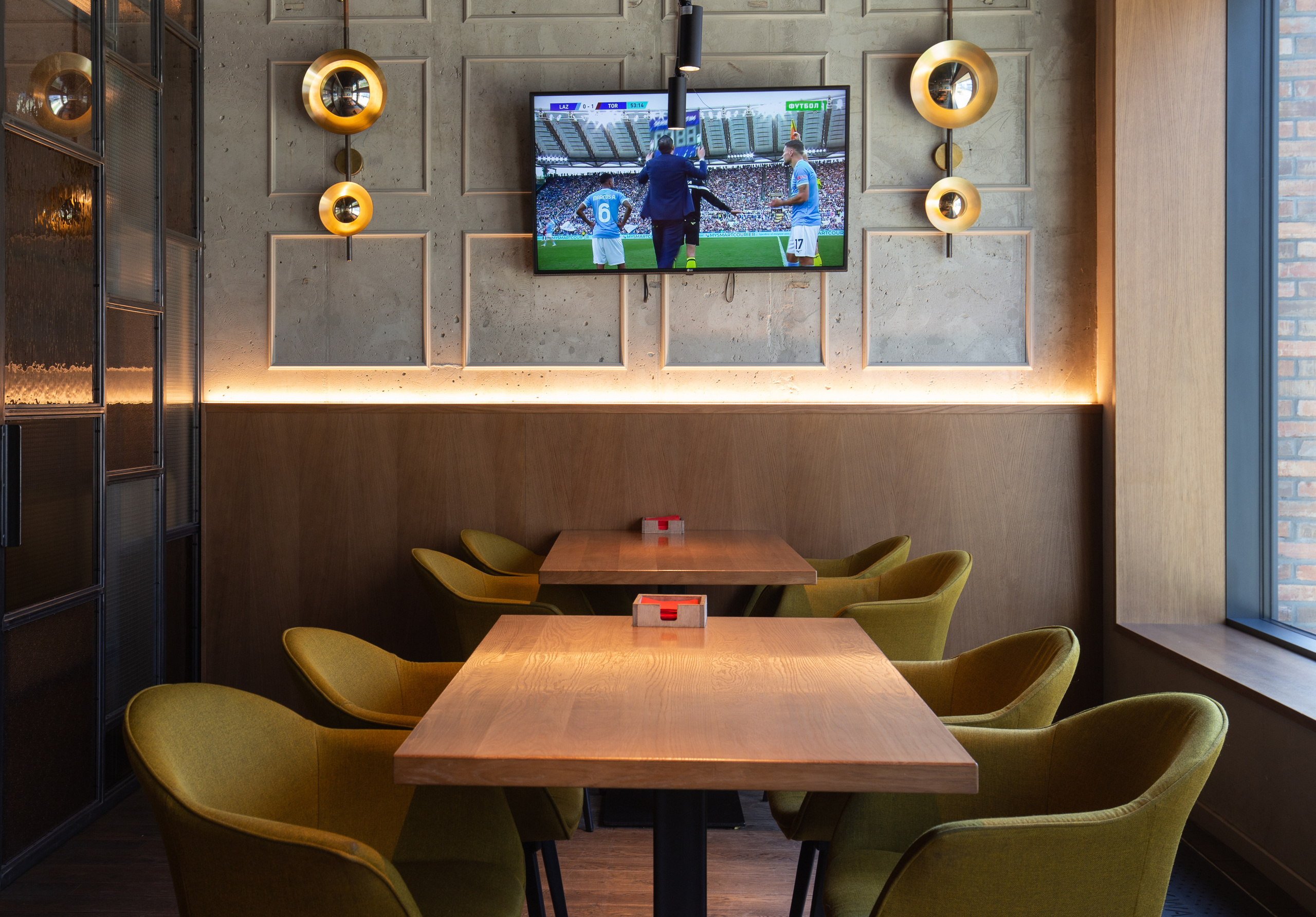 Ресторан Kwakker: пиво, еда, вино. Полина Носкова интерьерный фотограф