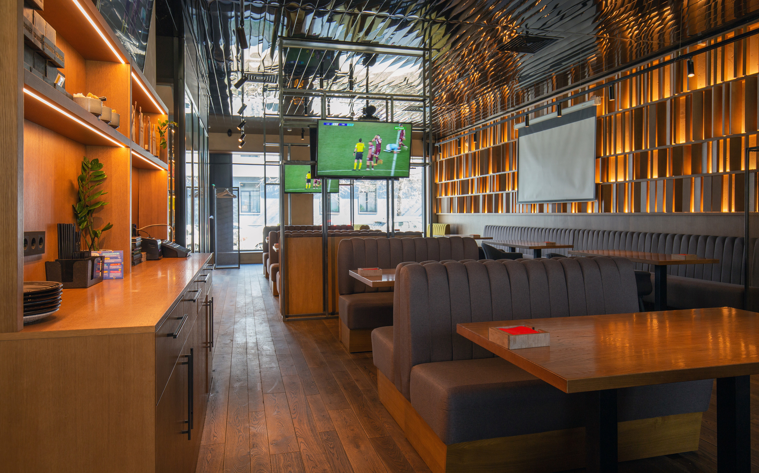 Ресторан Kwakker: пиво, еда, вино. Полина Носкова интерьерный фотограф