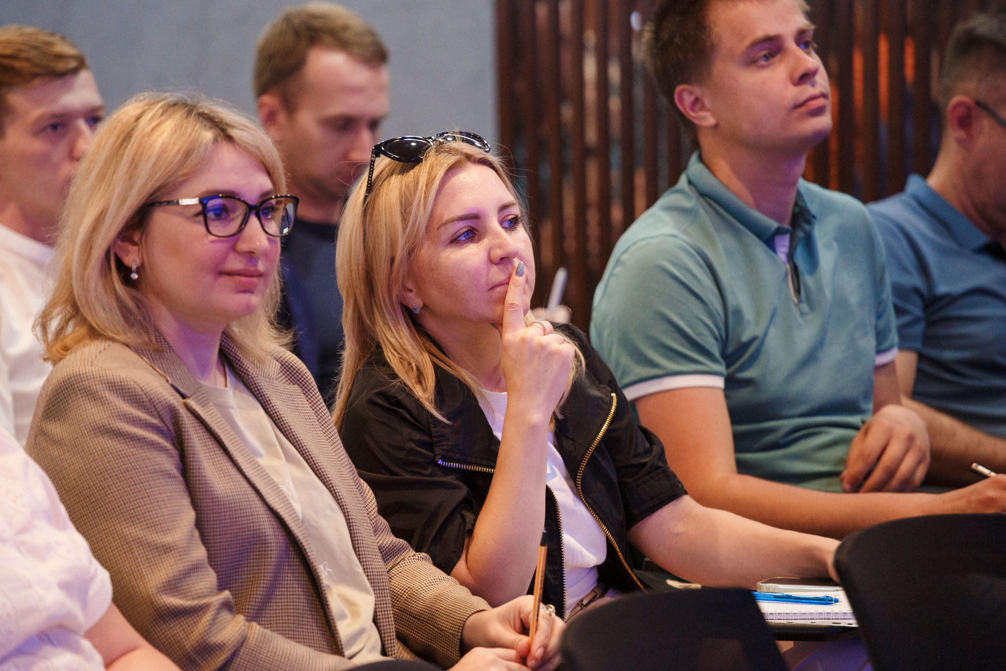 фотосъёмка журналистов на обучении. фоторепортаж с места события, там где фотография главное  в кадре. эмоции и настроение в фотографии.